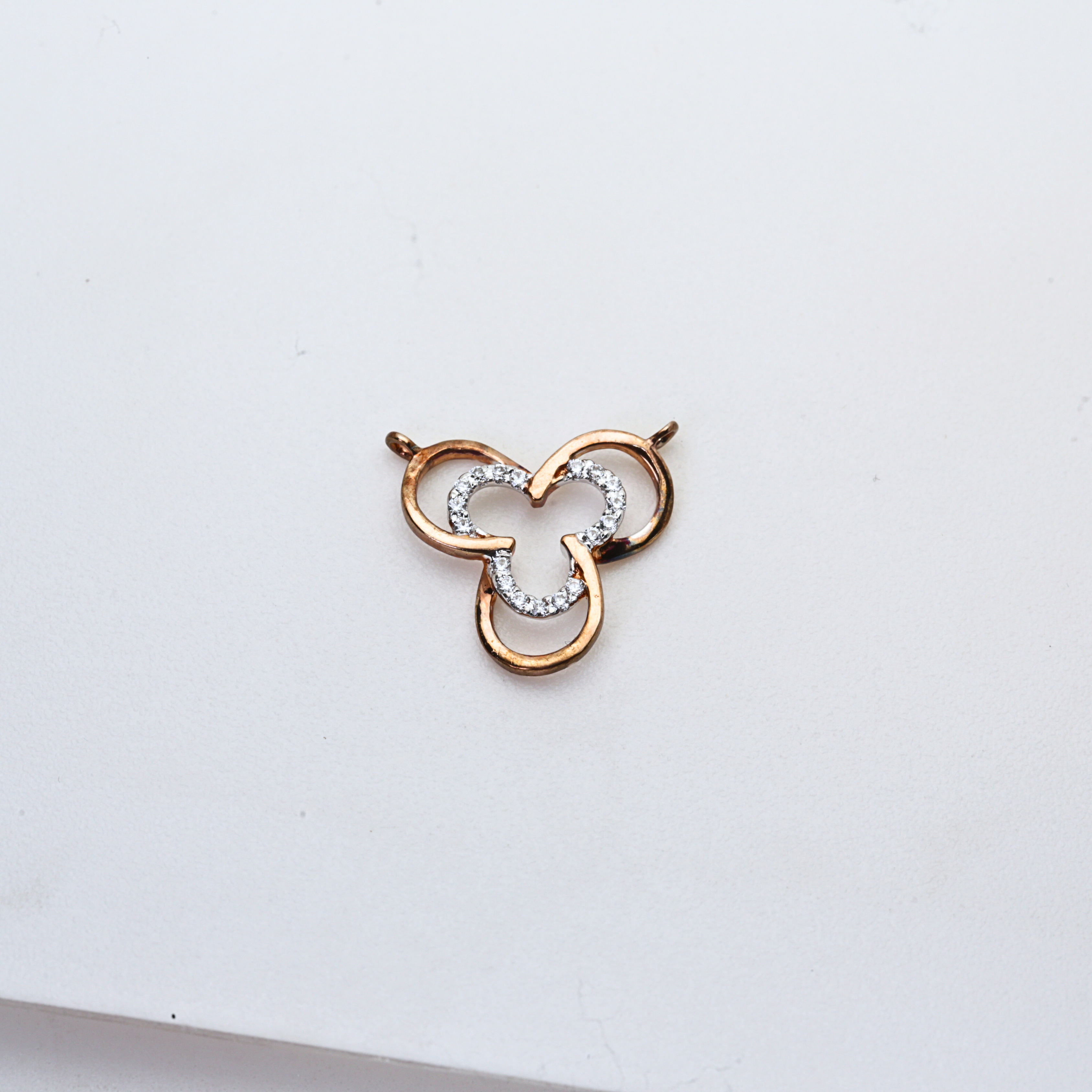 Diamond Gold Pendant Interlinked Curve Shape