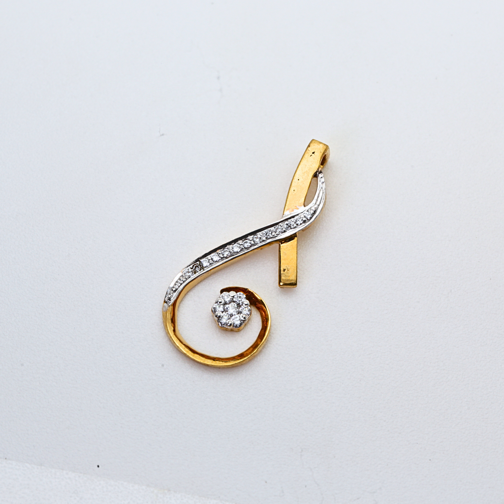 Modern Gold Pendant With Soft Curve Shape