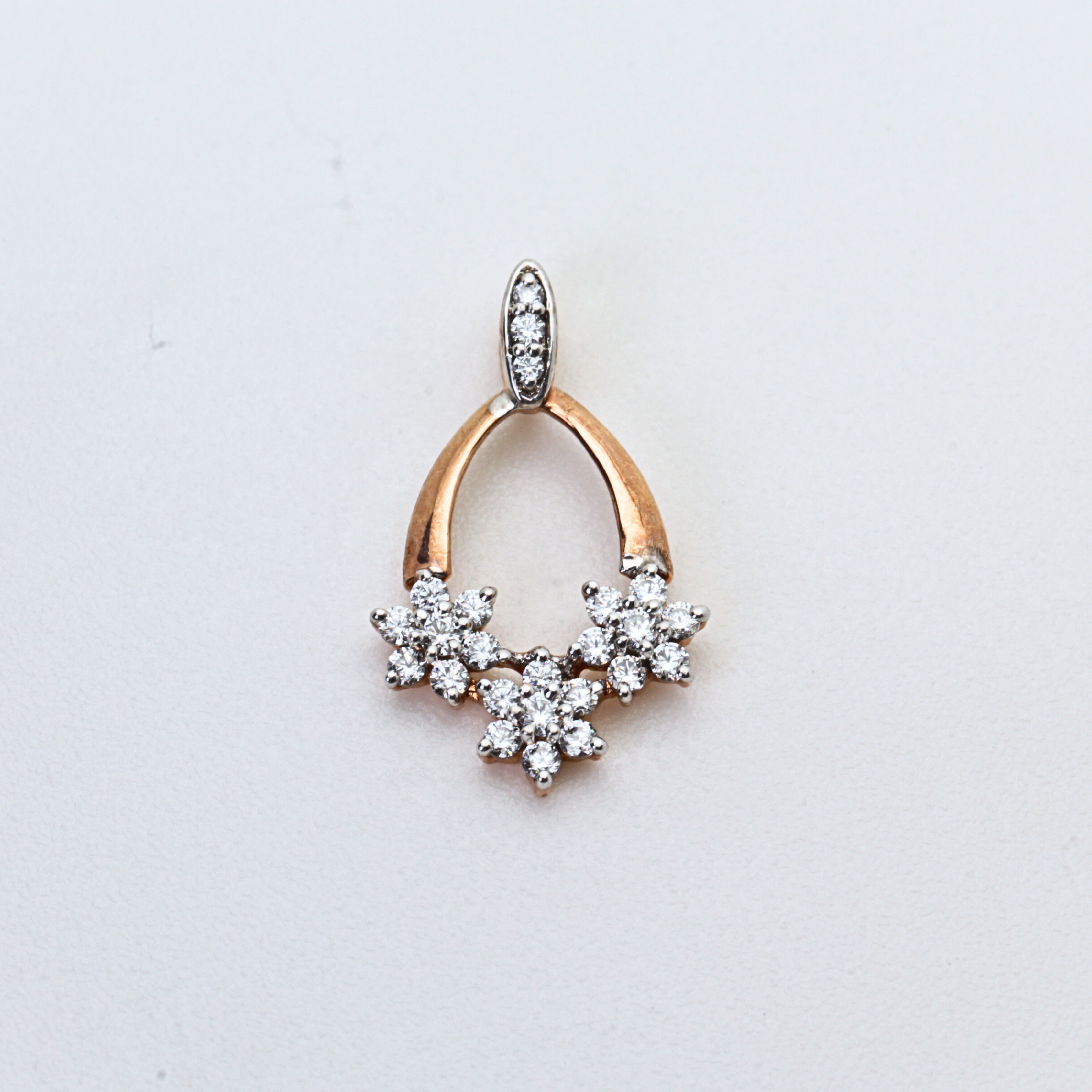 Floral Design Metal Pendant with Stone Cluster Pattern for Women