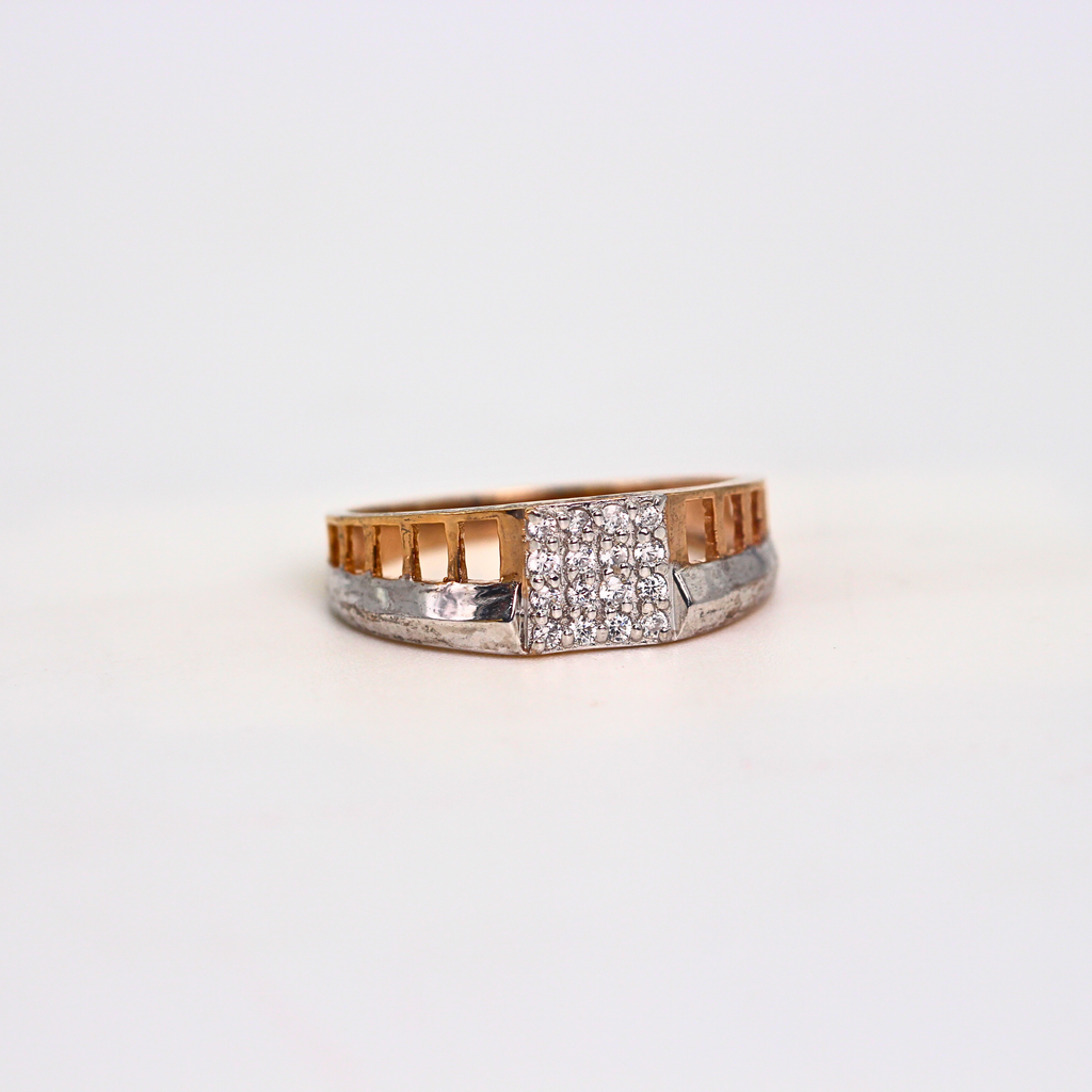 Diamond Panel Centre Pattern Band Ring