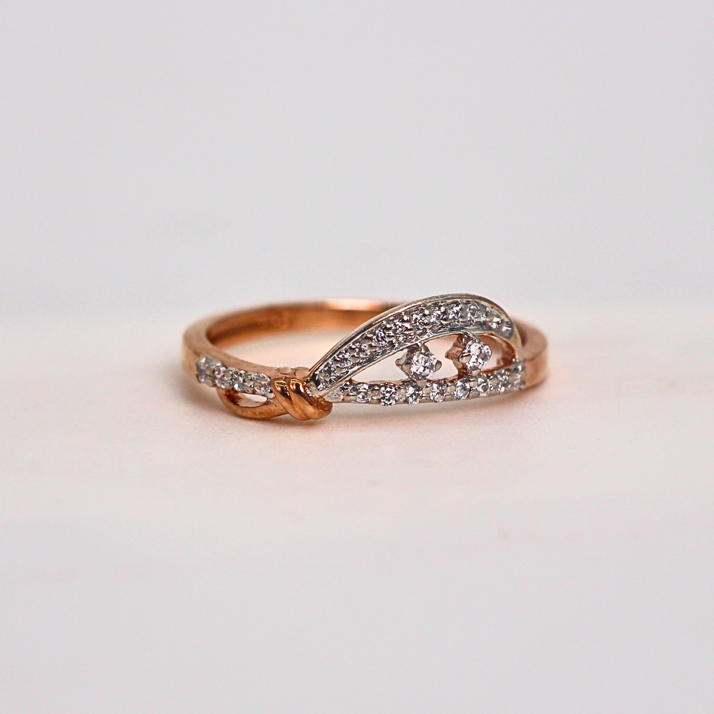 Diamond Curve Knot Band Ring
