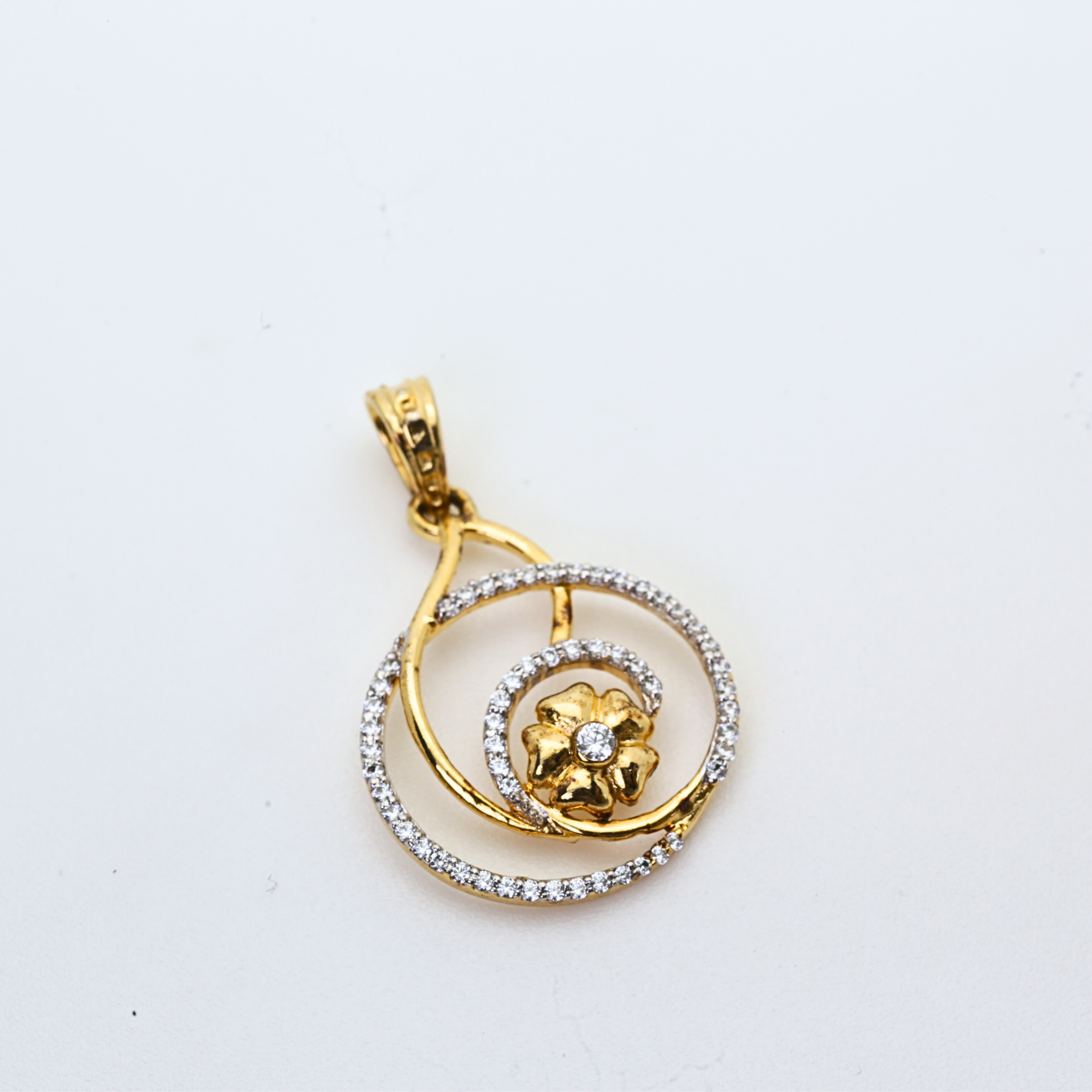 Gold Stone pendant In Floral Loop