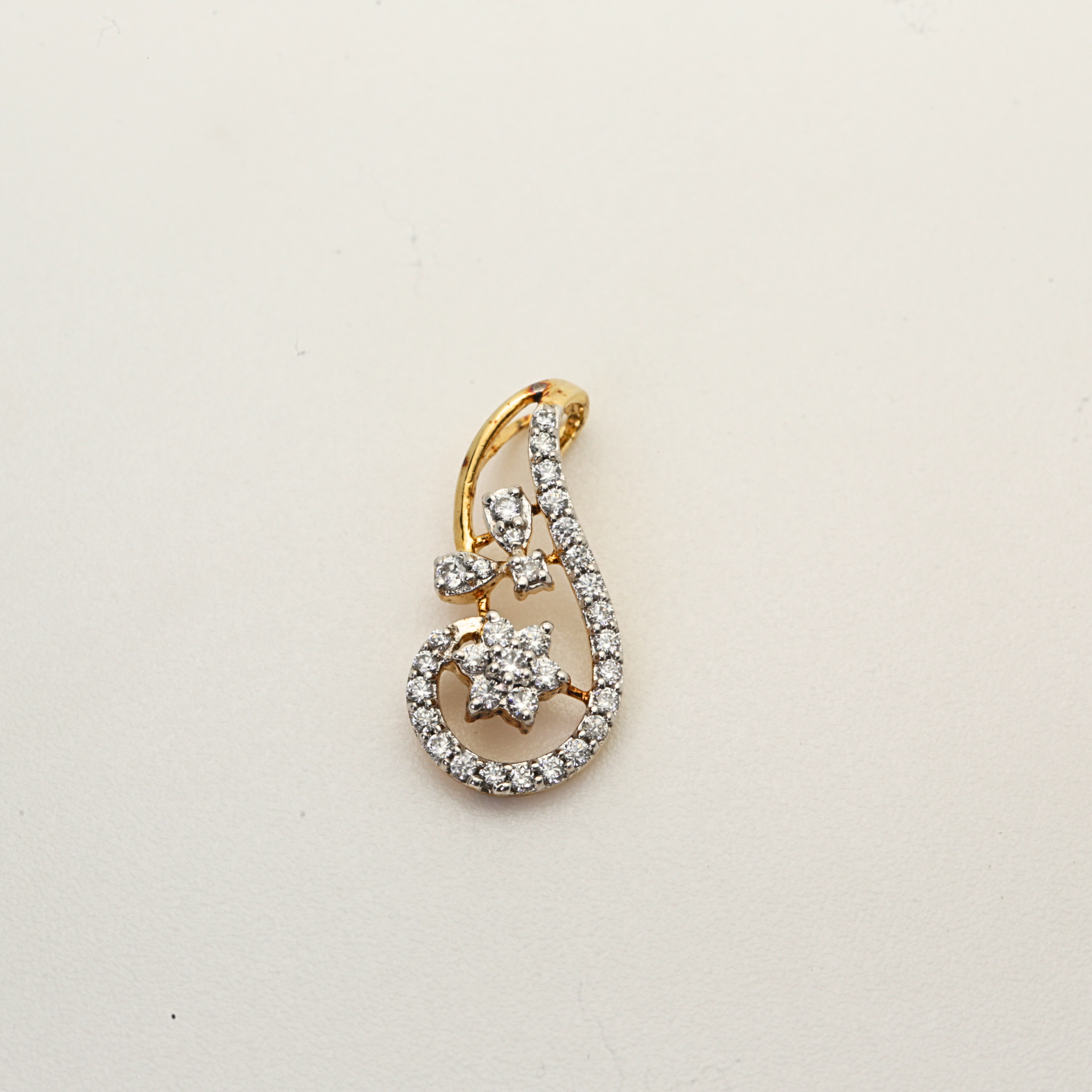 Gold Pendant with Curved Drop Style
