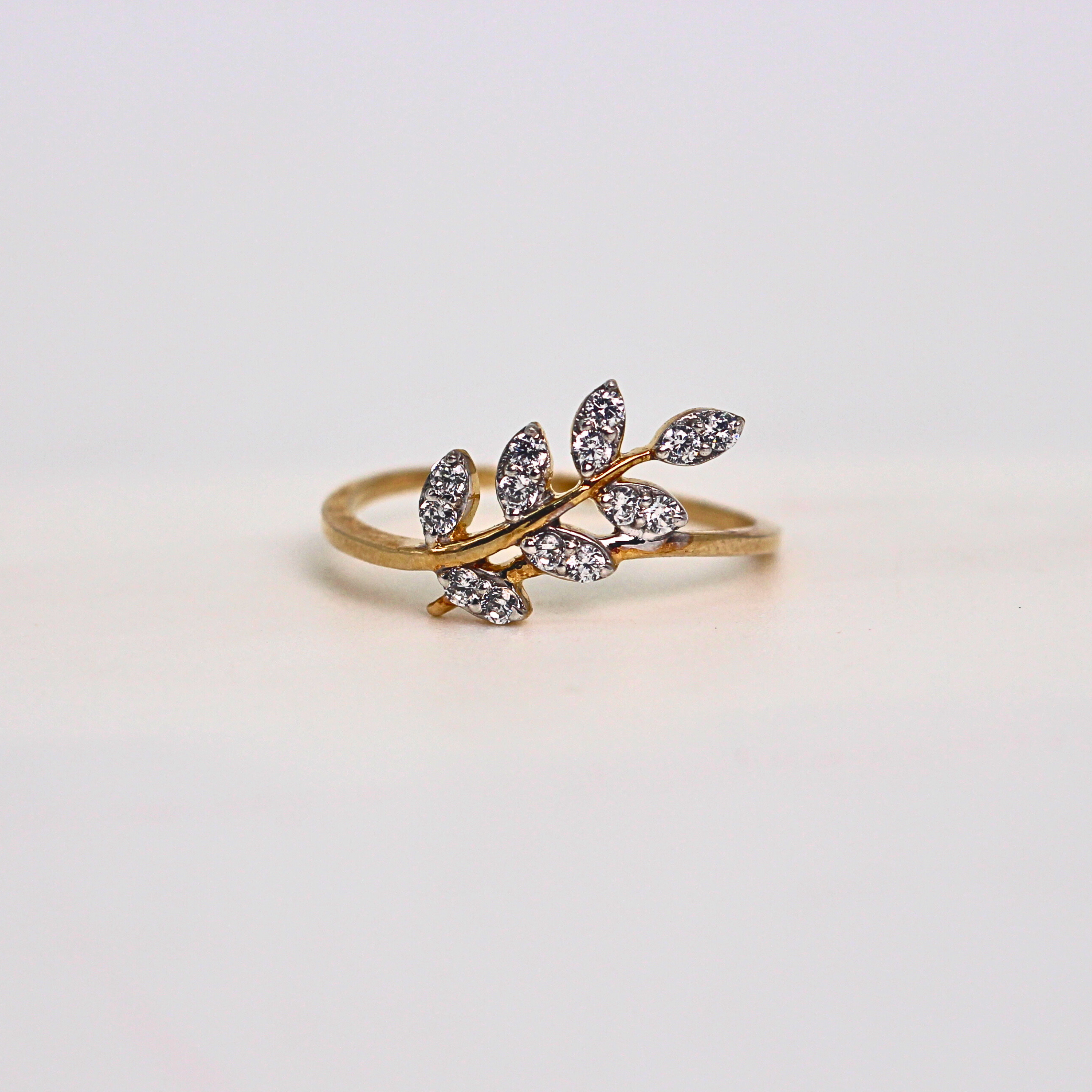 Diamond Leaf Motif Open Band Ring