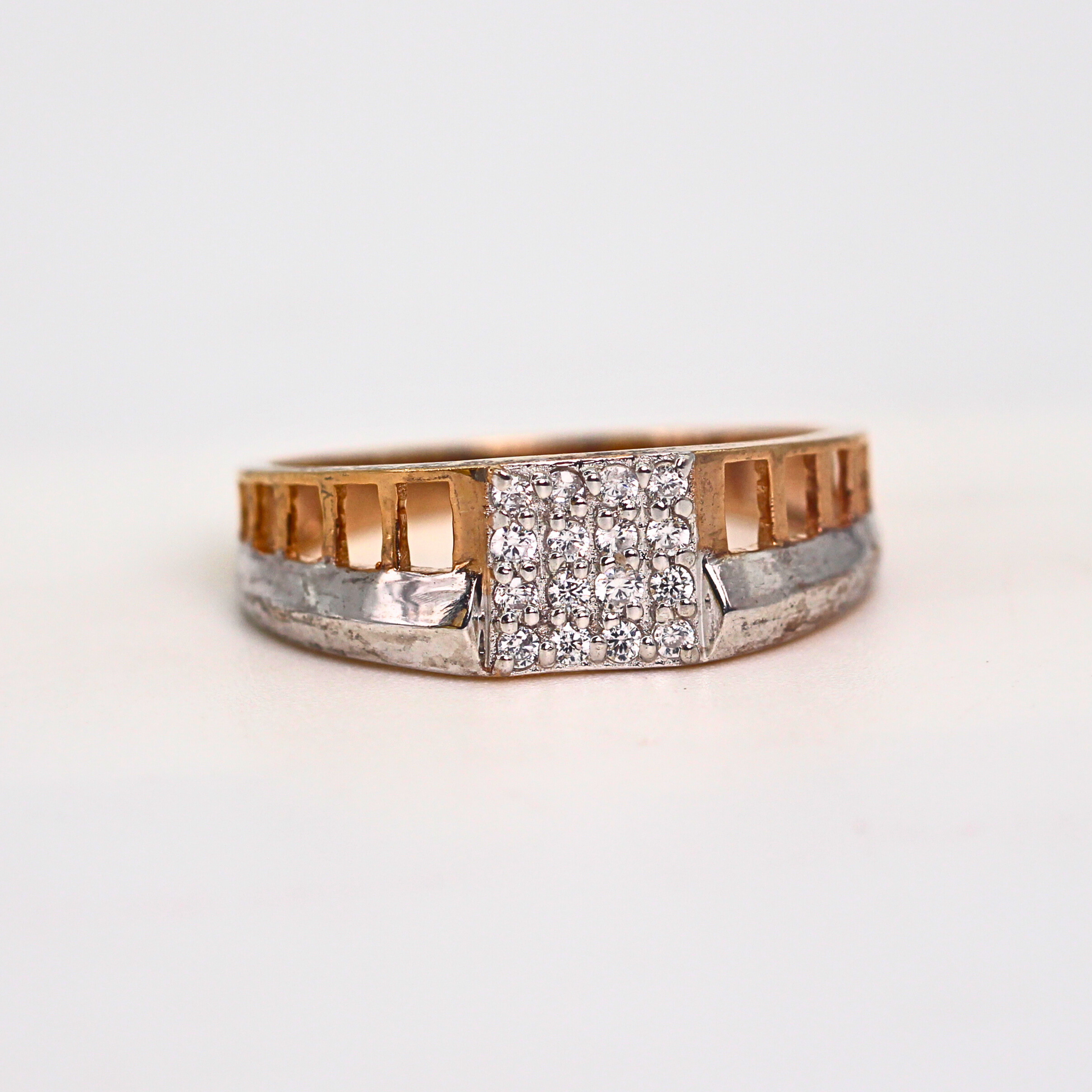 Diamond Panel Centre Pattern Band Ring