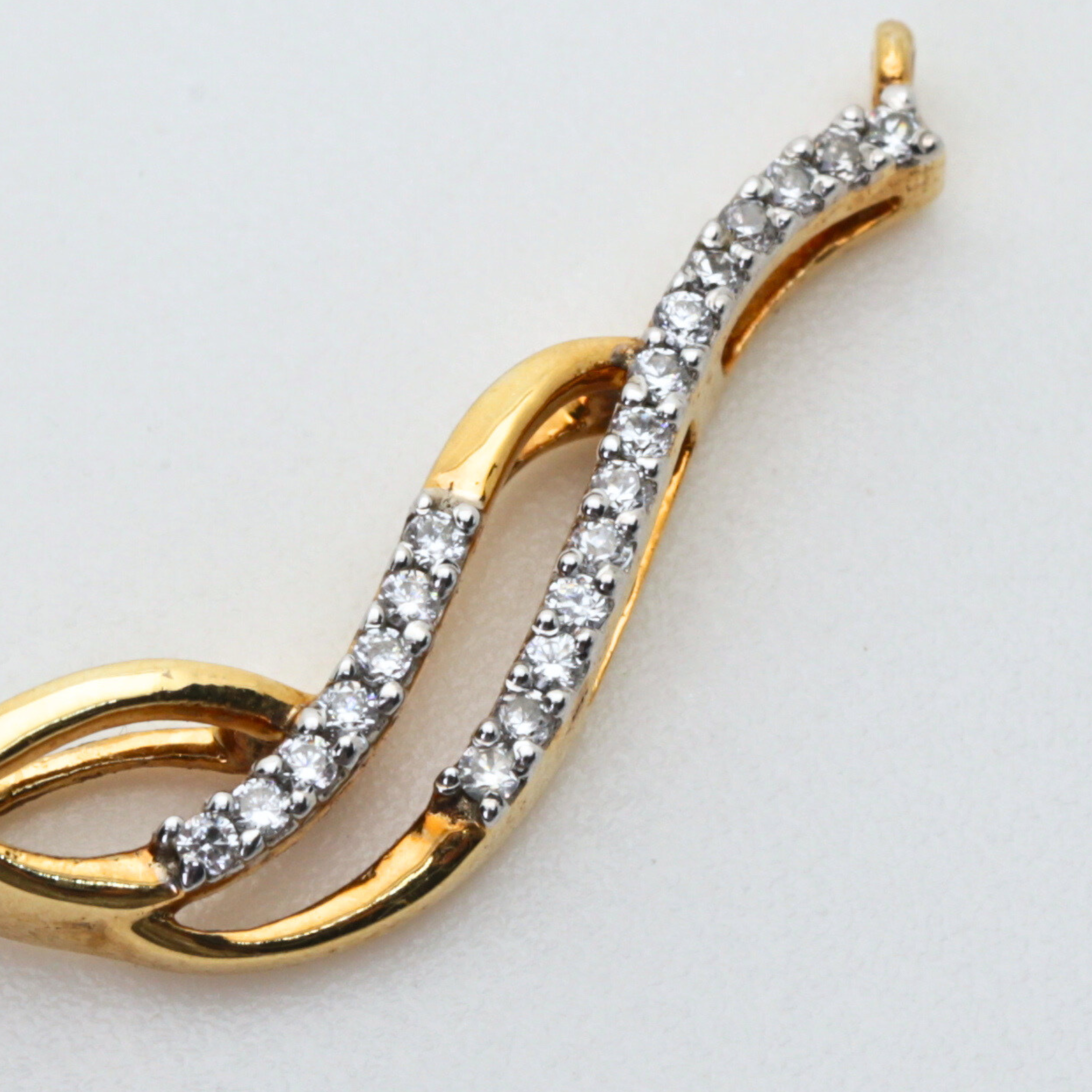 Gold Wave Line Diamond Pendant Design
