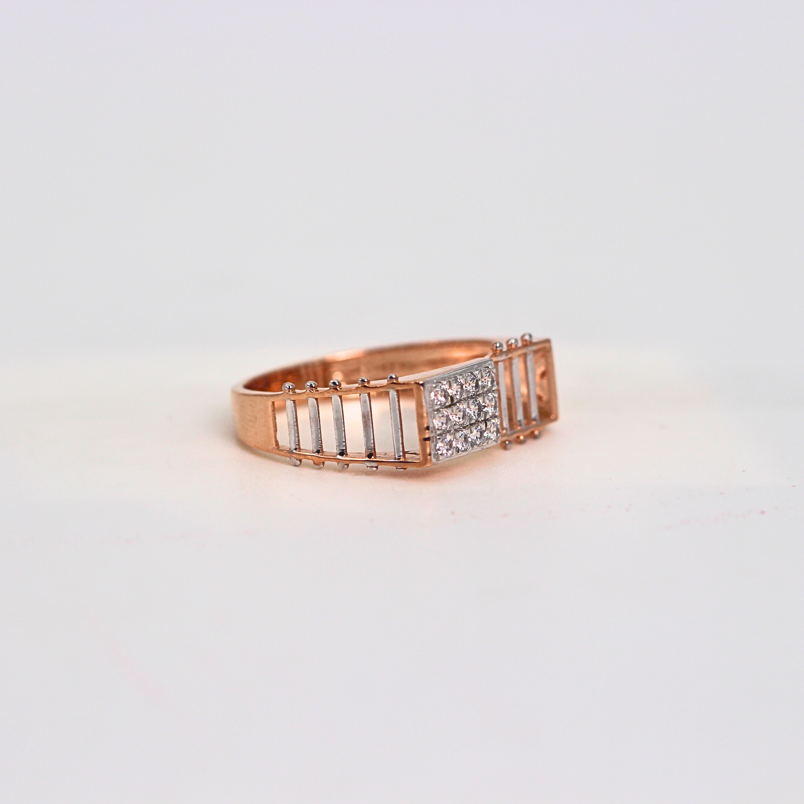 Diamond Grid Cluster Band Ring