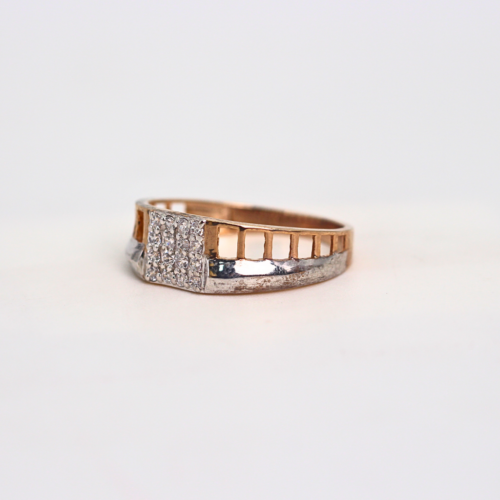 Diamond Panel Centre Pattern Band Ring