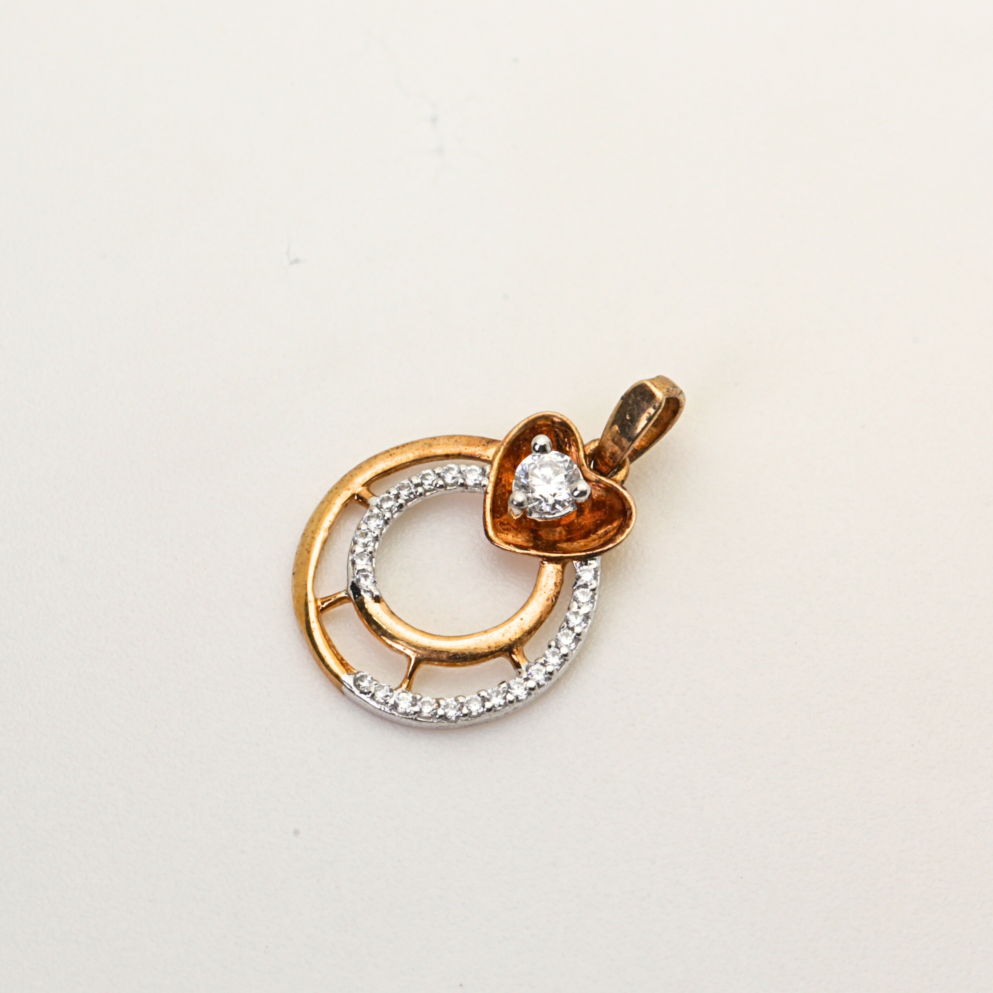 Heart And Circle Shape Gold Pendant With Round Stone