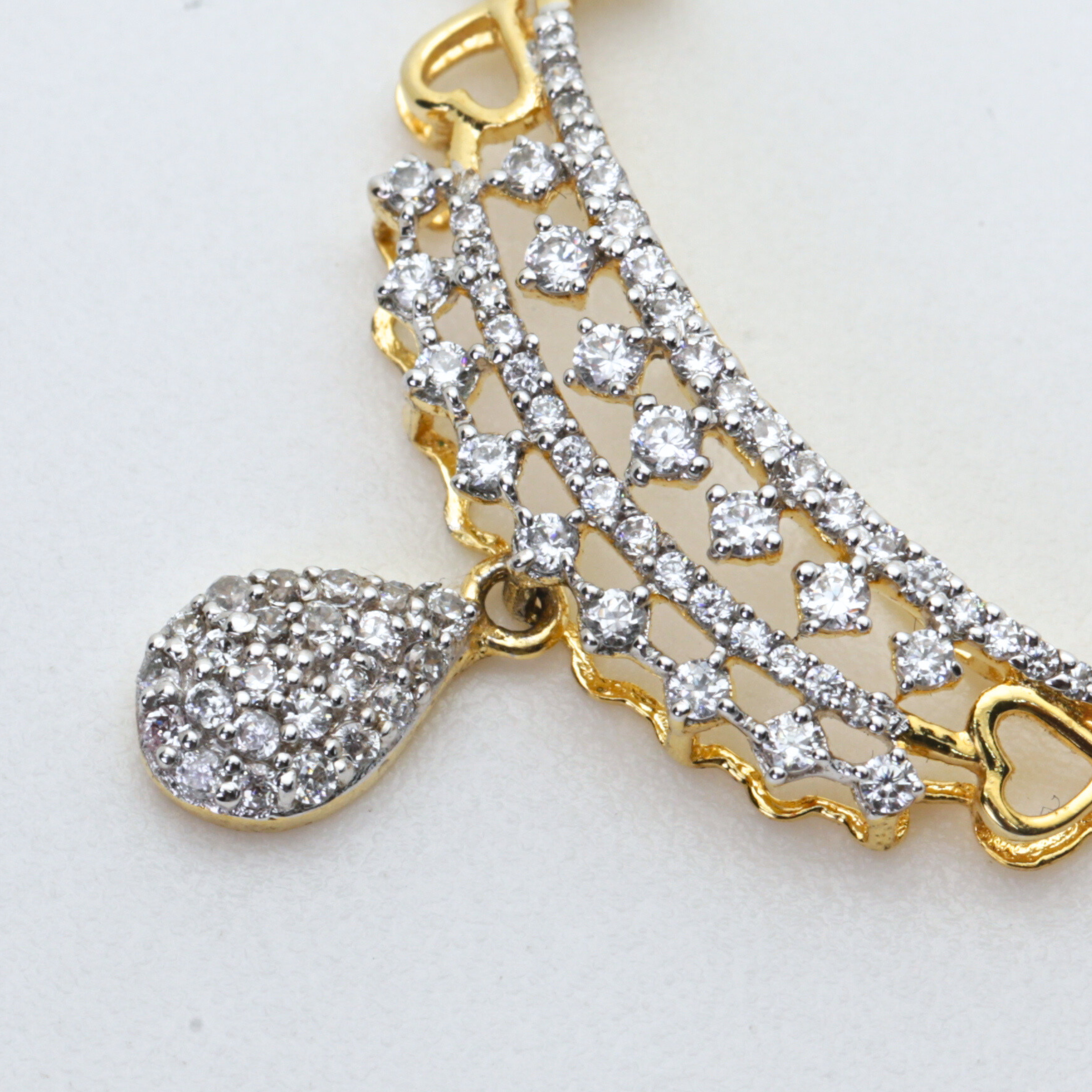 Yellow Gold Mangalsutra Pendant With Drop Design