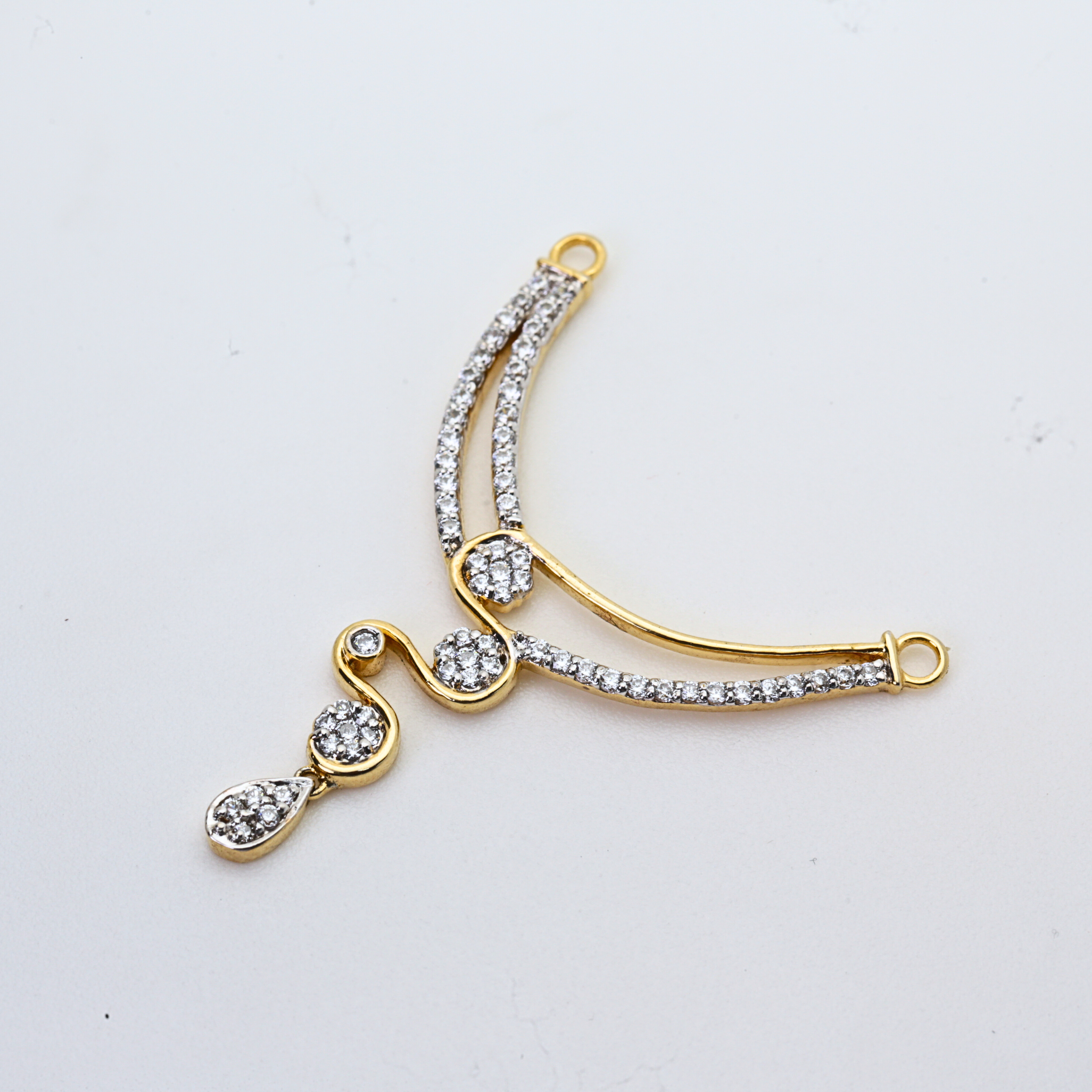 Gold Flow Drop Diamond Pendant Design