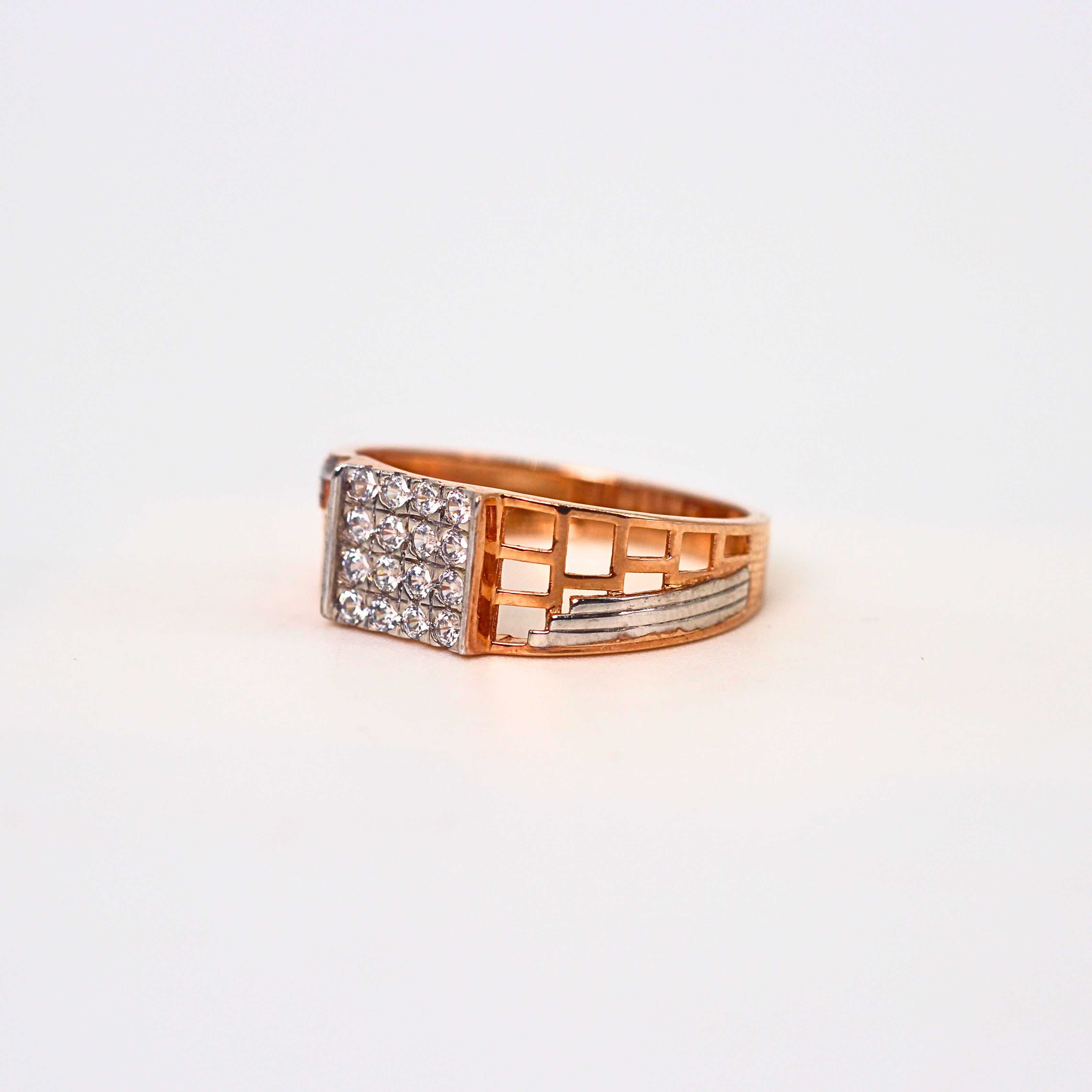 Diamond Grid Pattern Band Ring