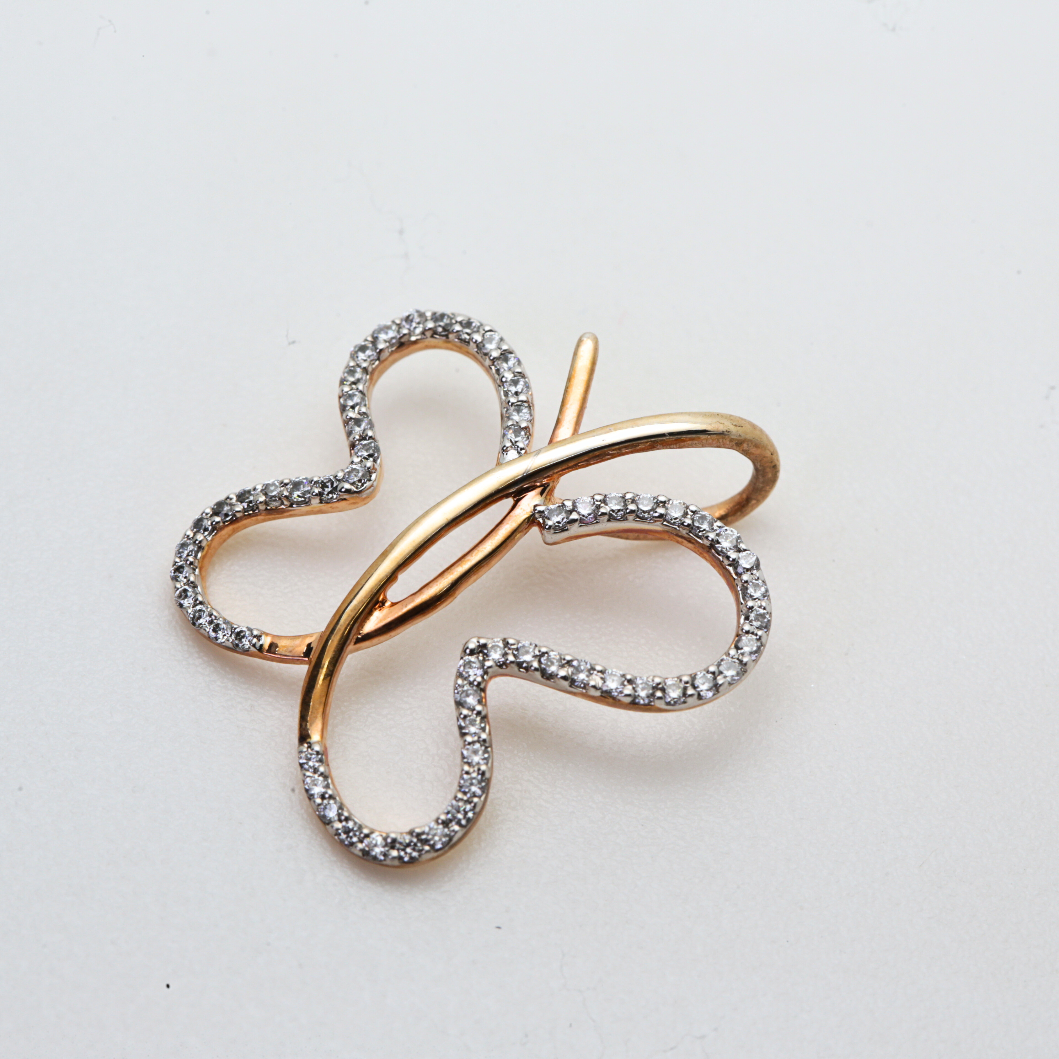 Butterfly Form Gold Pendant With Sparkling Outline