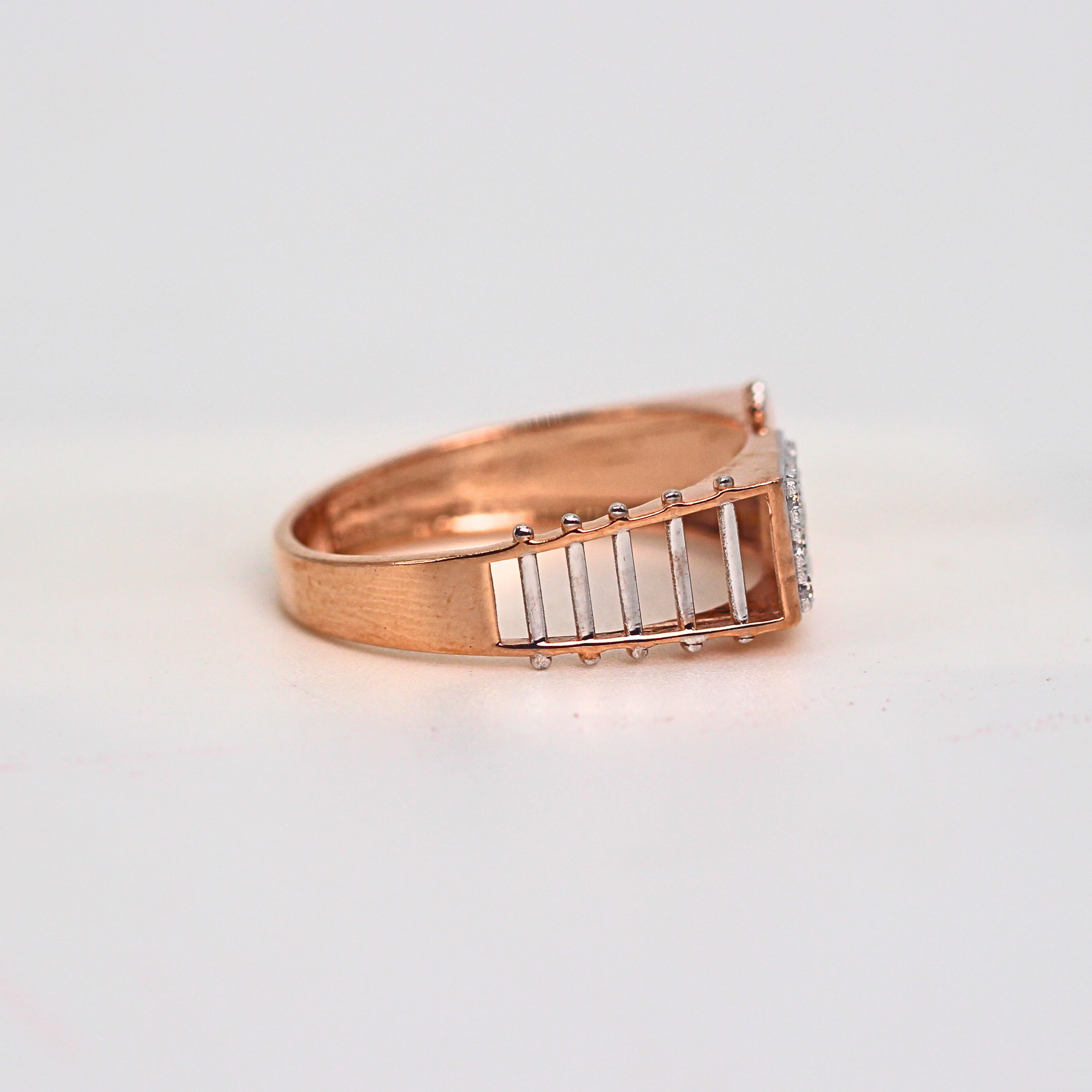 Diamond Grid Cluster Band Ring