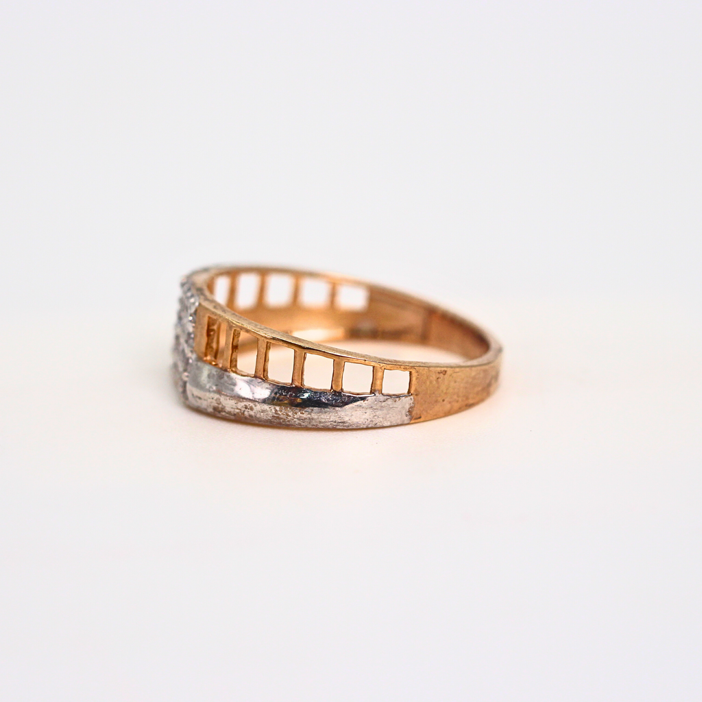 Diamond Panel Centre Pattern Band Ring