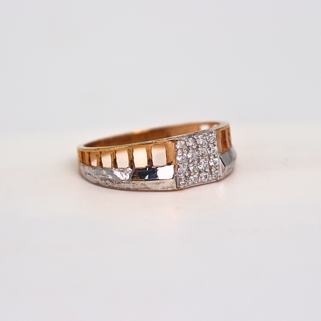 Diamond Panel Centre Pattern Band Ring