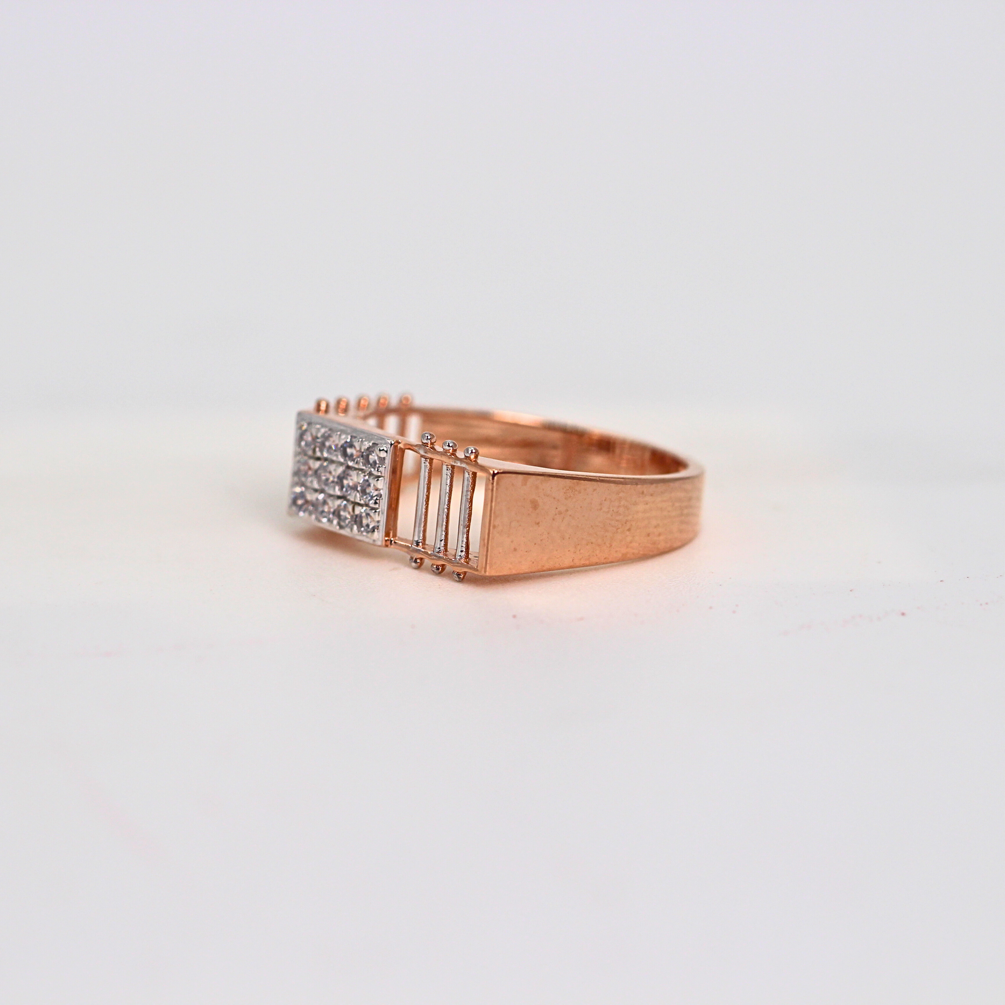 Diamond Grid Cluster Band Ring