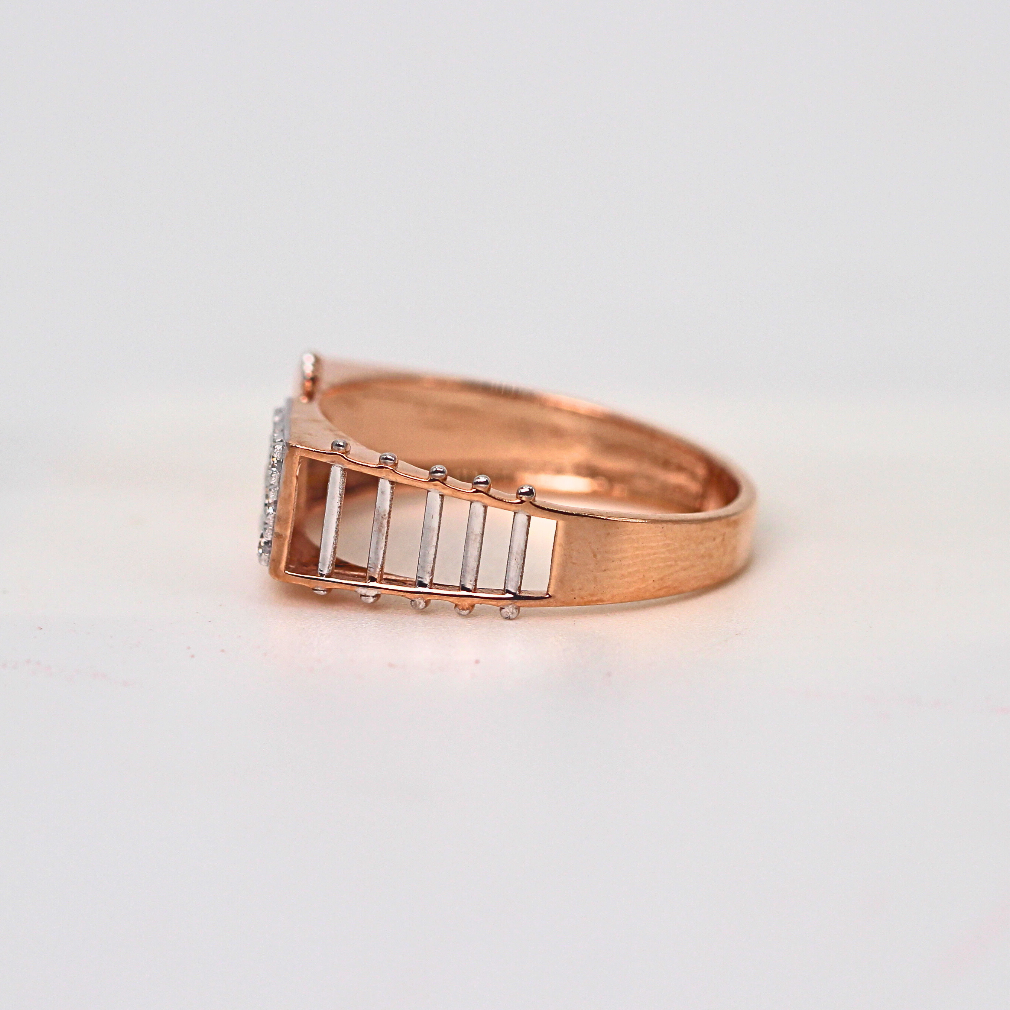 Diamond Grid Cluster Band Ring