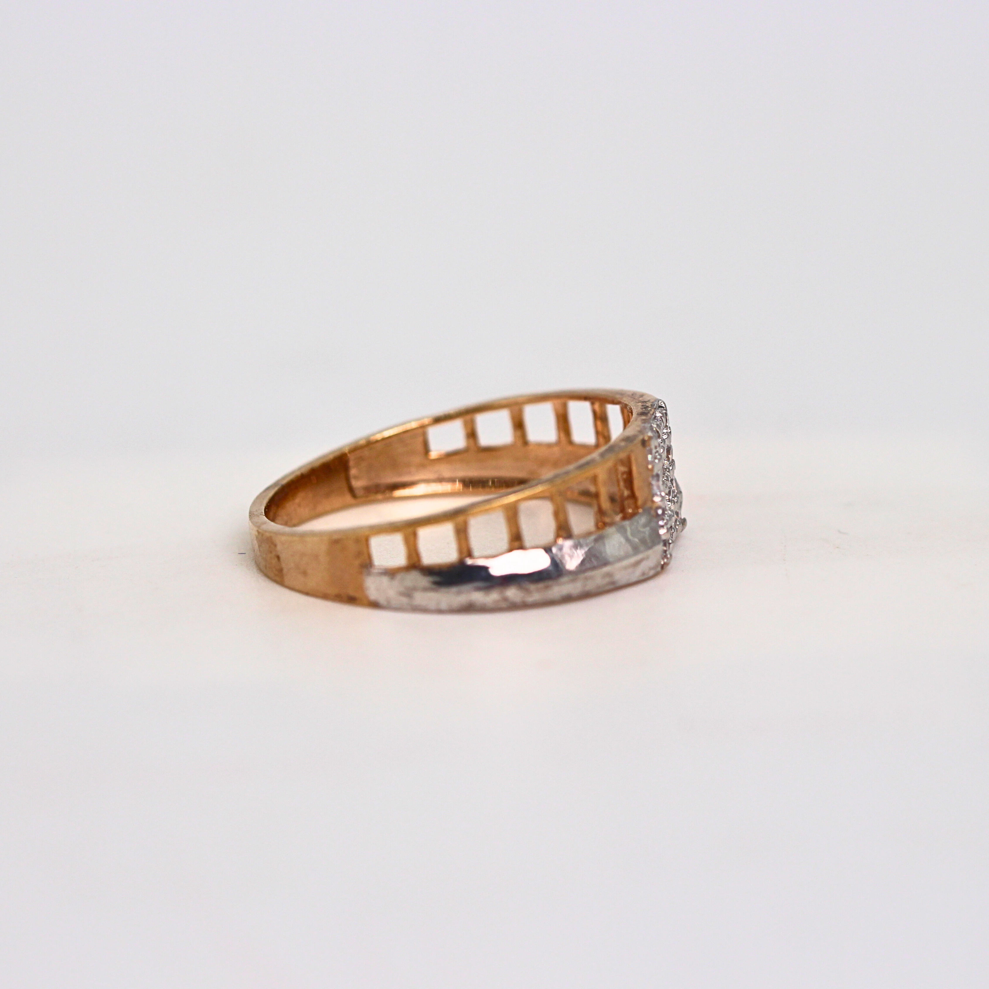 Diamond Panel Centre Pattern Band Ring