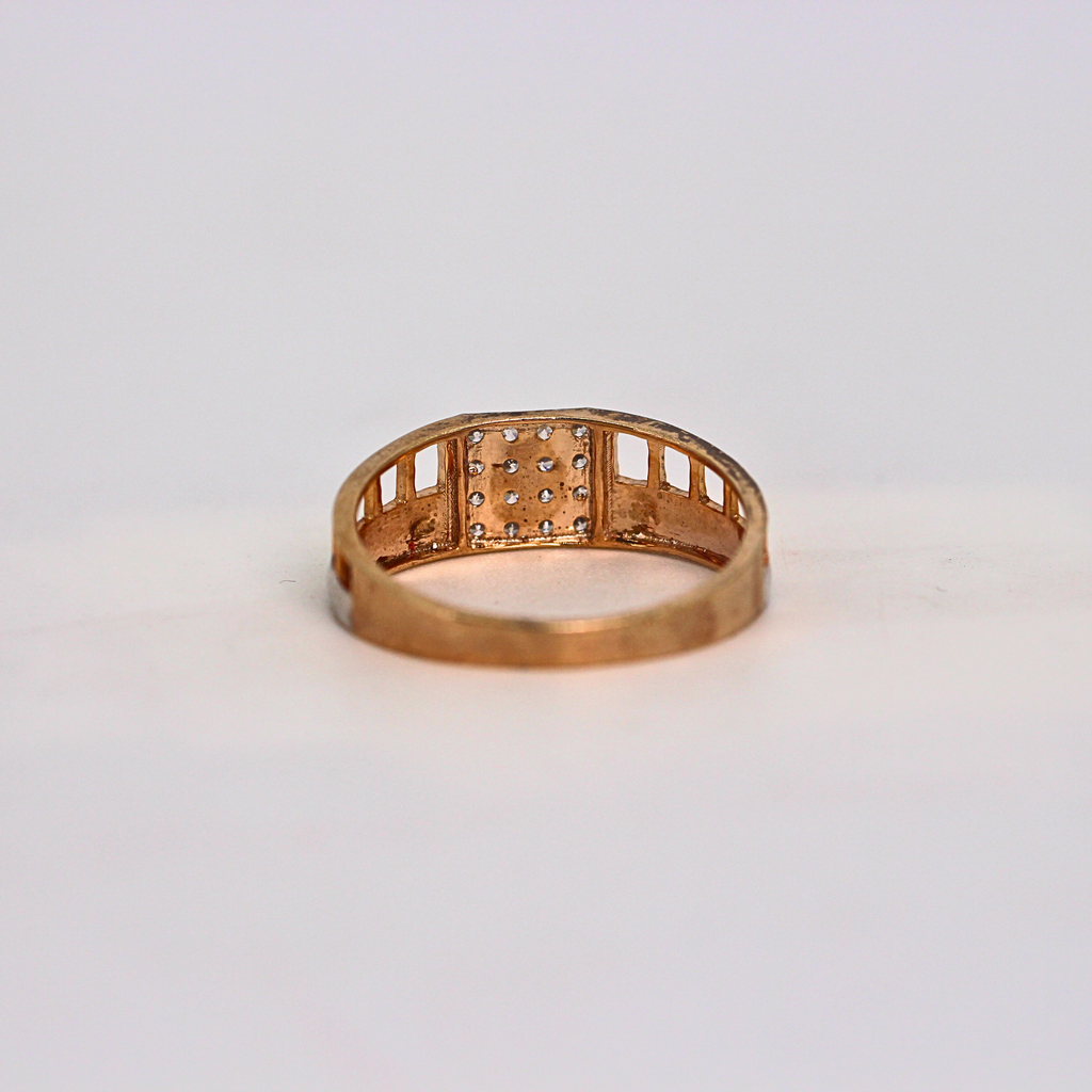 Diamond Panel Centre Pattern Band Ring