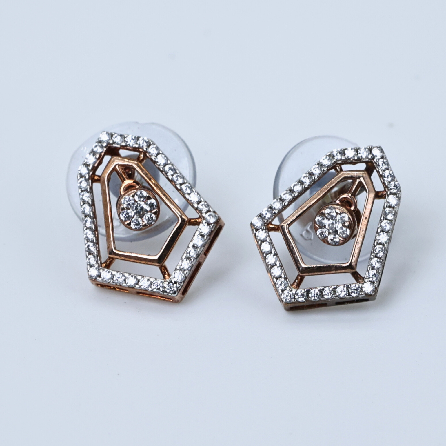 Elegant diamond studs
Geo inspired diamond studs
Geometric stud earrings
Diamond studs with shine
Glowing geometric studs
Geo aura earrings
Diamond studs with design
Radiant geo earrings
Elegant geometric studs
Unique geo diamond studs