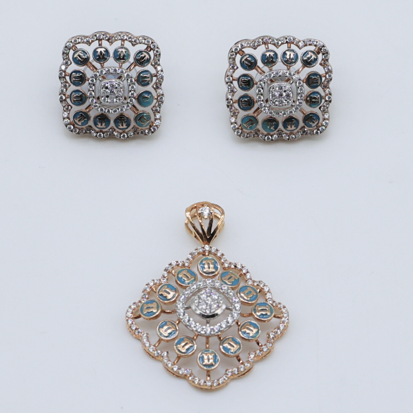 Vintage blue accent
Azure shine earring
Blue shine drop
Vintage gem piece
Azure glow drop
Azure motif piece
Vintage blue detail
Azure highlight drop
Blue center stone
Azure classic drop