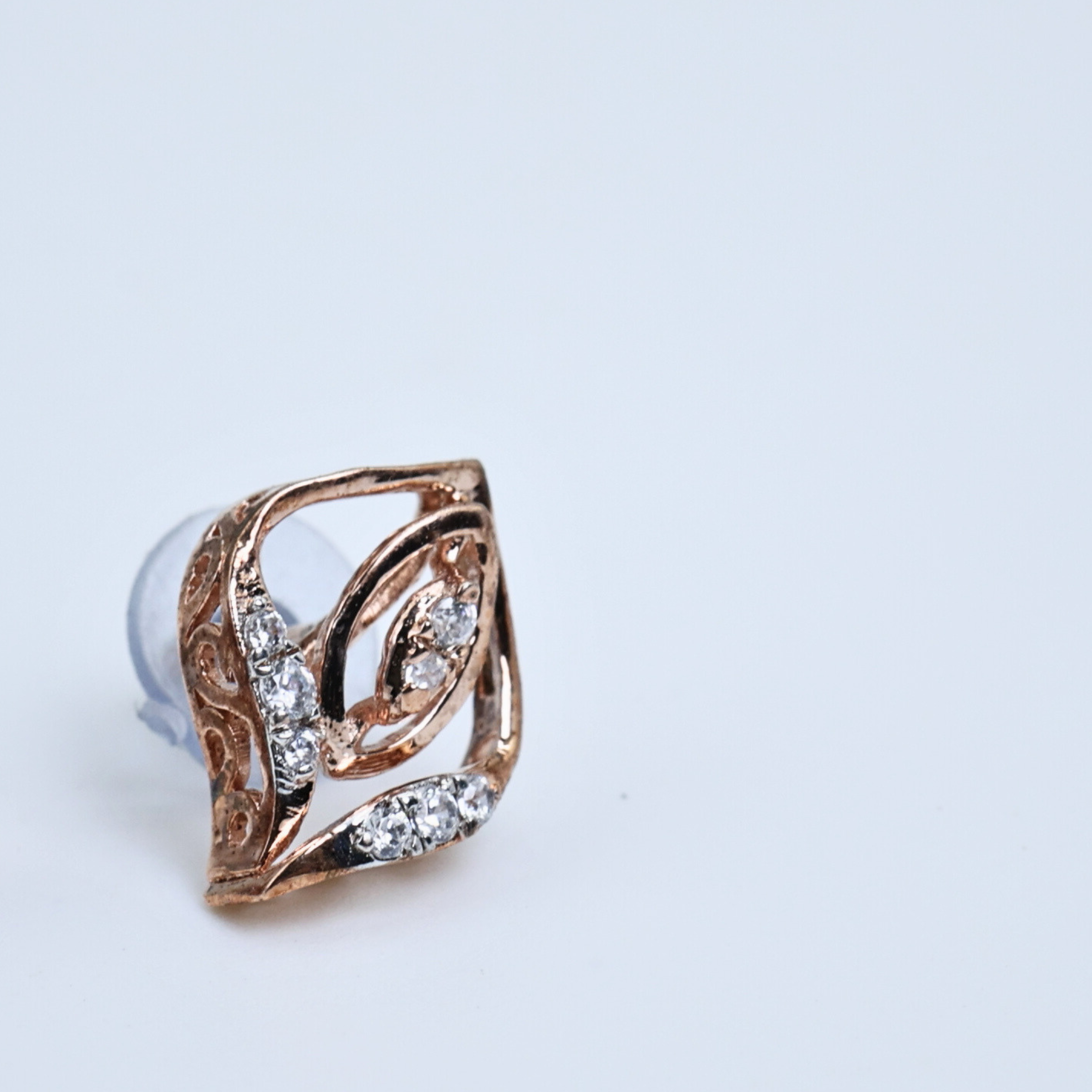 Leaf design diamond earrings
Radiant leaf diamond studs
Leaf design with diamonds
Graceful diamond leaf studs
Polished leaf studs
Subtle leaf diamond studs
Radiant leaf diamond earrings
Classic diamond leaf earrings
Elegant diamond leaf studs
Leaf diamond studs with glow