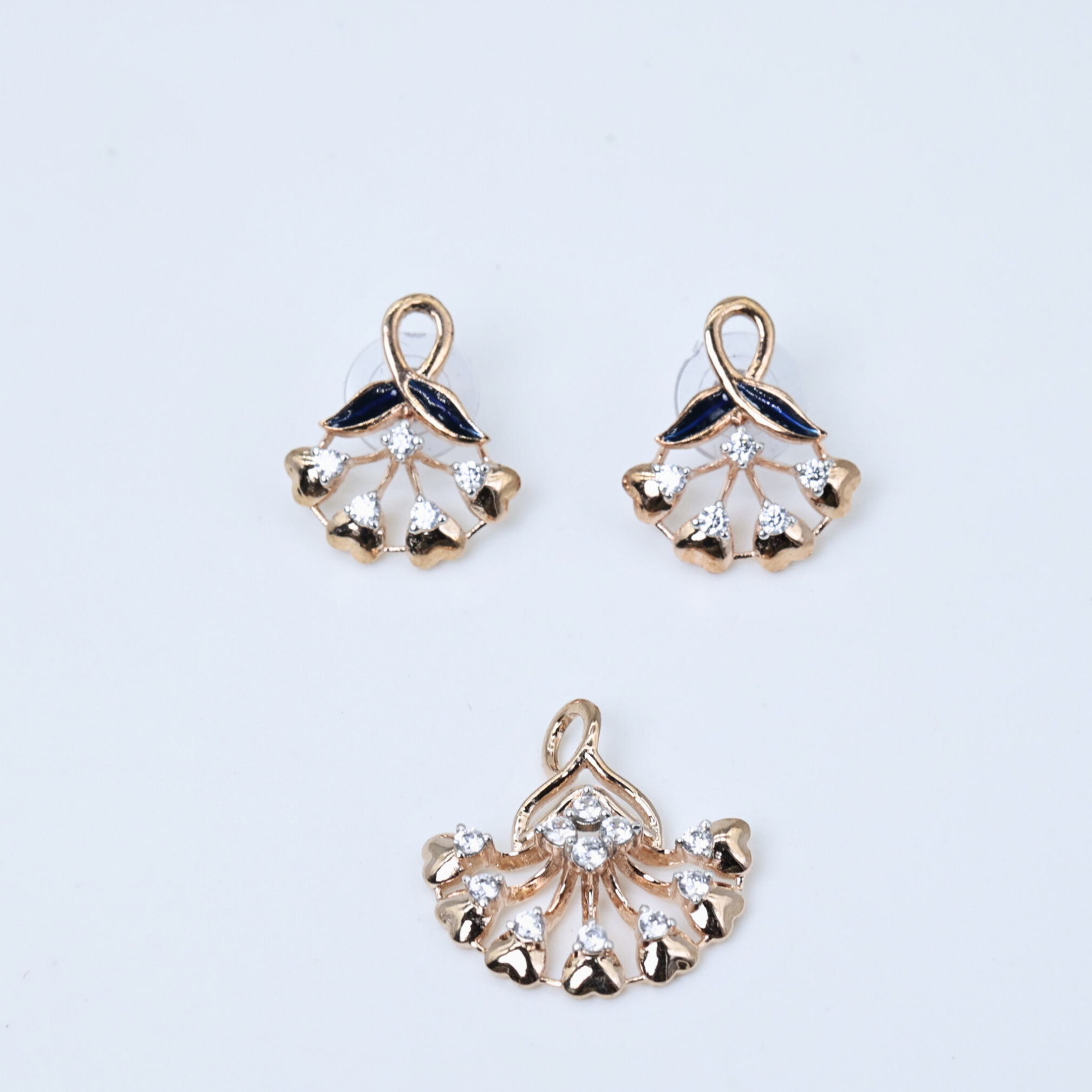 Elegant Blossom pendant
Blossom pendant
Flower pendant
Elegant flower pendant
Blossom design pendant
Floral pendant
Blossom jewelry pendant
Pendant with blossom design
Flower patterned pendant
Simple blossom pendant