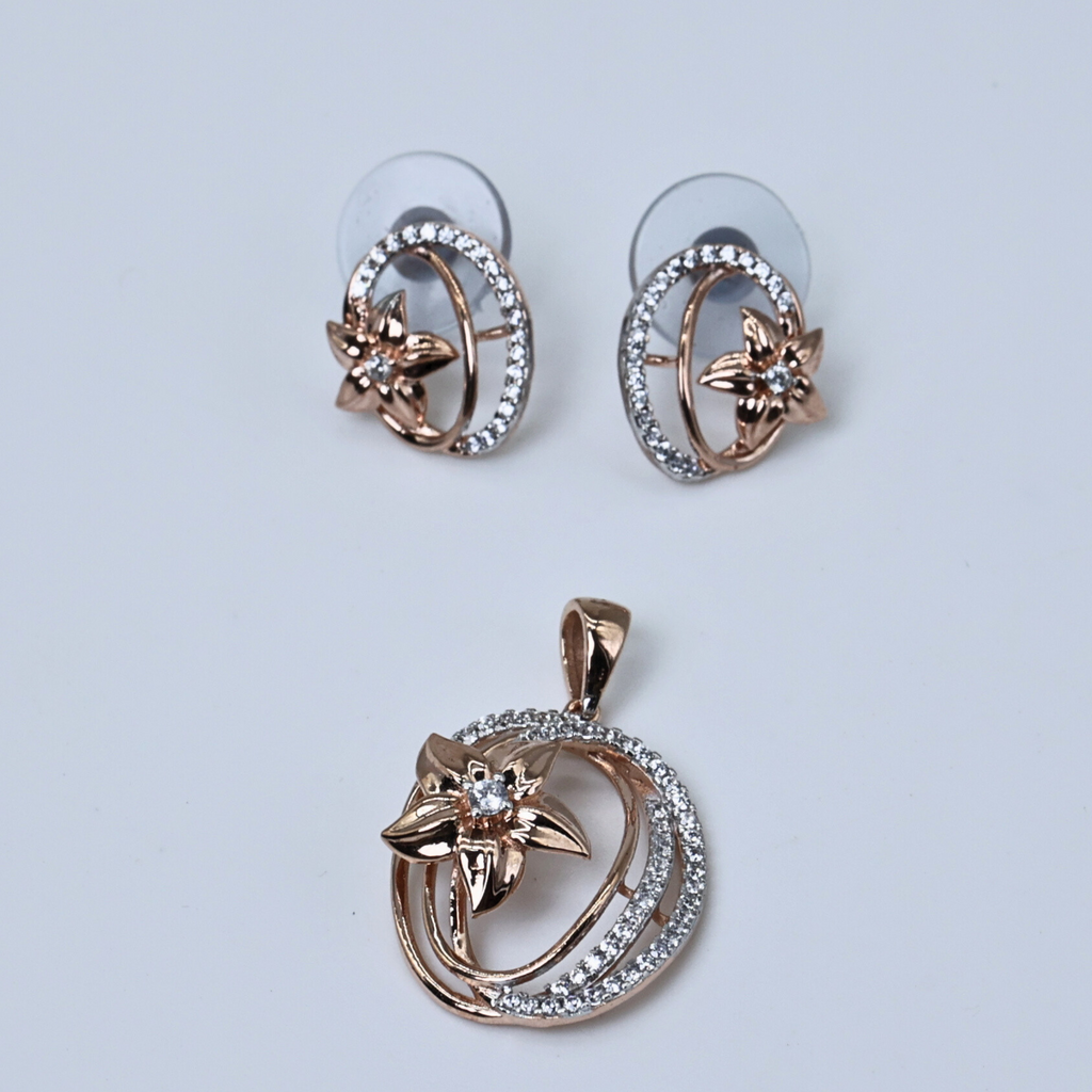 Diamond floral curve pendant
Floral pendant with diamonds
Elegant flower pendant
Curved flower pendant
Radiant floral design
Diamond pendant with curve
Floral diamond necklace
Elegant flower design
Diamond flower pendant
Radiant diamond pendant