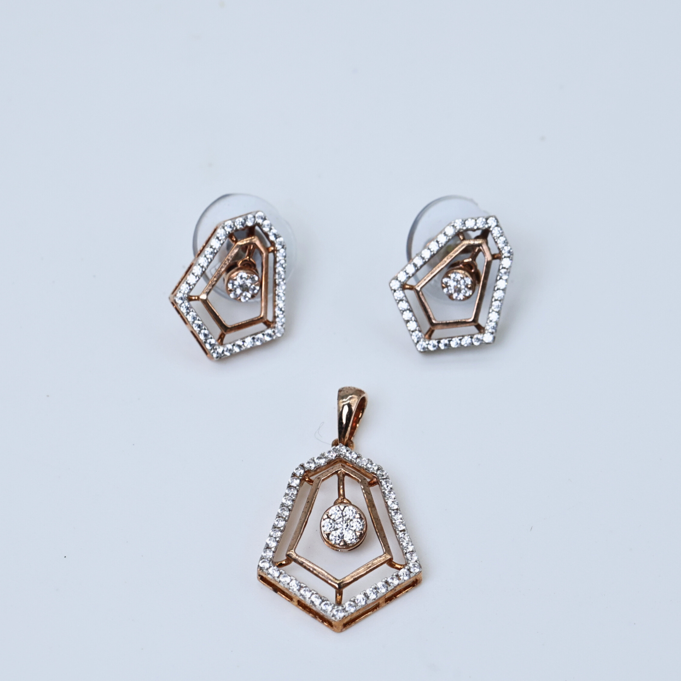 Geometric diamond necklace
Modern geo pendant
Diamond pendant with glow
Elegant geo design pendant
Geo aura diamond necklace
Radiant geo design pendant
Geometric pendant with glow
Aura diamond pendant
Geometric diamond necklace
Geo inspired pendant