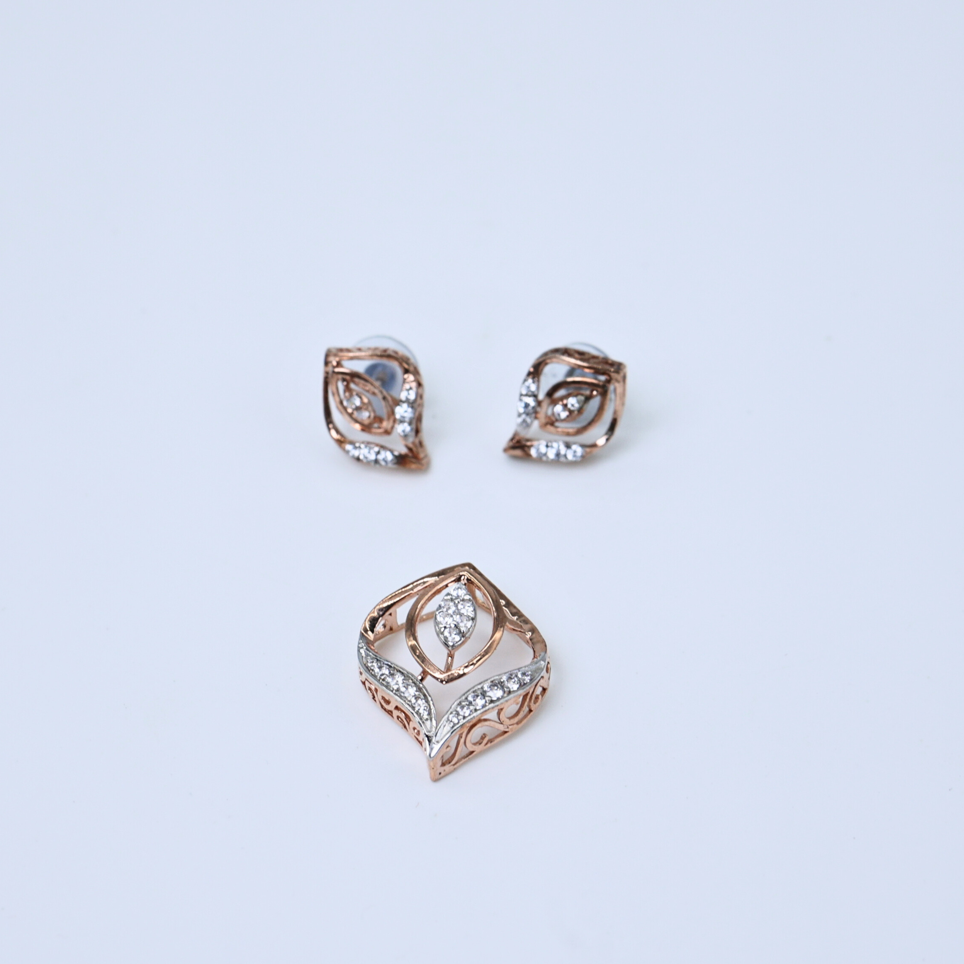 Leaf diamond stud earrings
Sculpted diamond leaf studs
Leaf shaped diamond studs
Simple diamond leaf earrings
Diamond studded leaf earrings
Shiny leaf shaped diamond studs
Polished leaf diamond studs
Diamond leaf earrings
Leaf design stud earrings
Radiant leaf diamond earrings
Simple diamond leaf earrings