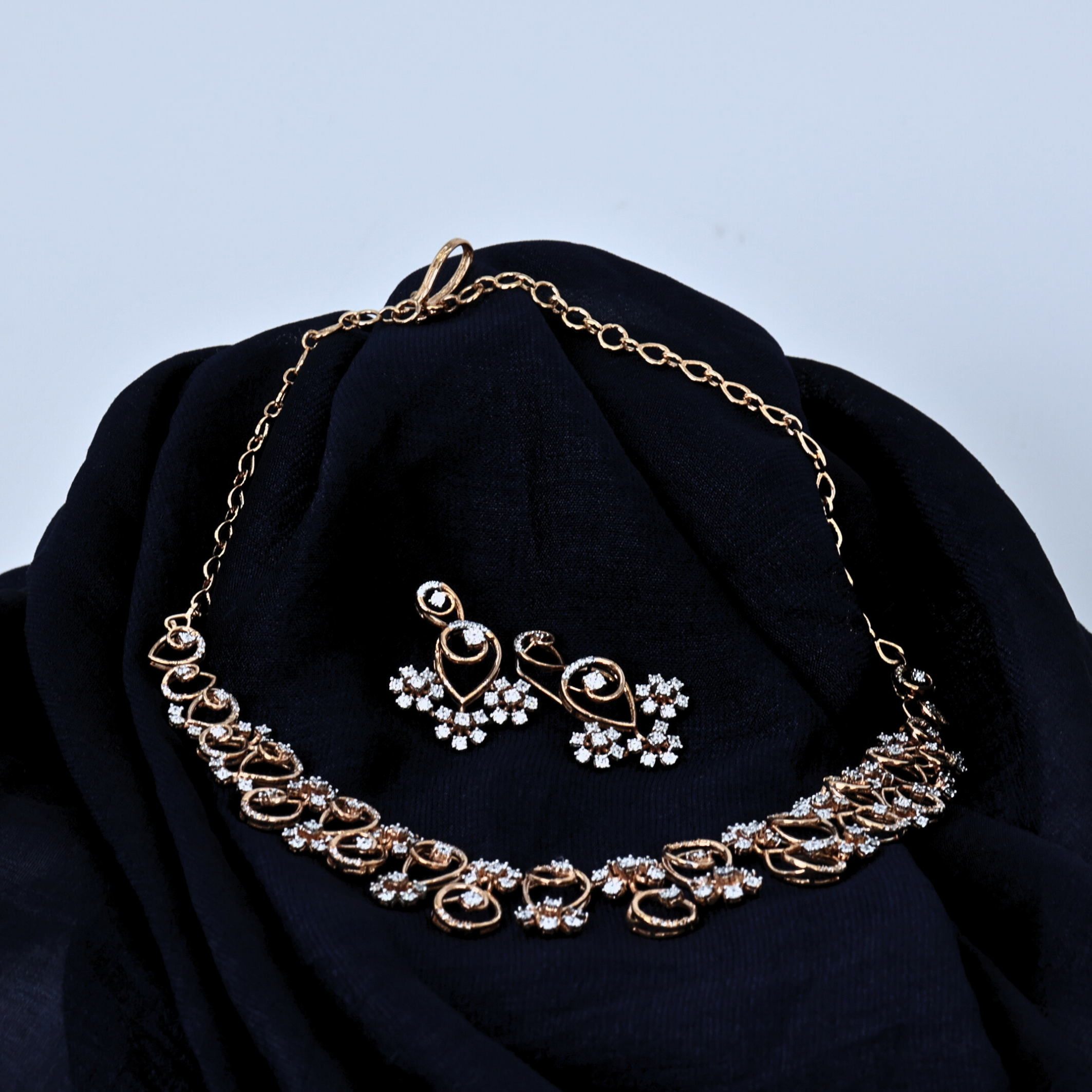 Dewdrop gold pendant
Dewdrop fine pendant
Dewdrop glowing pendant
Dewdrop motif pendant
Dewdrop curve necklace
Dewdrop gem necklace
Dewdrop highlight necklace
Dewdrop shimmer necklace
Dewdrop radiant necklace
Dewdrop crafted pendant