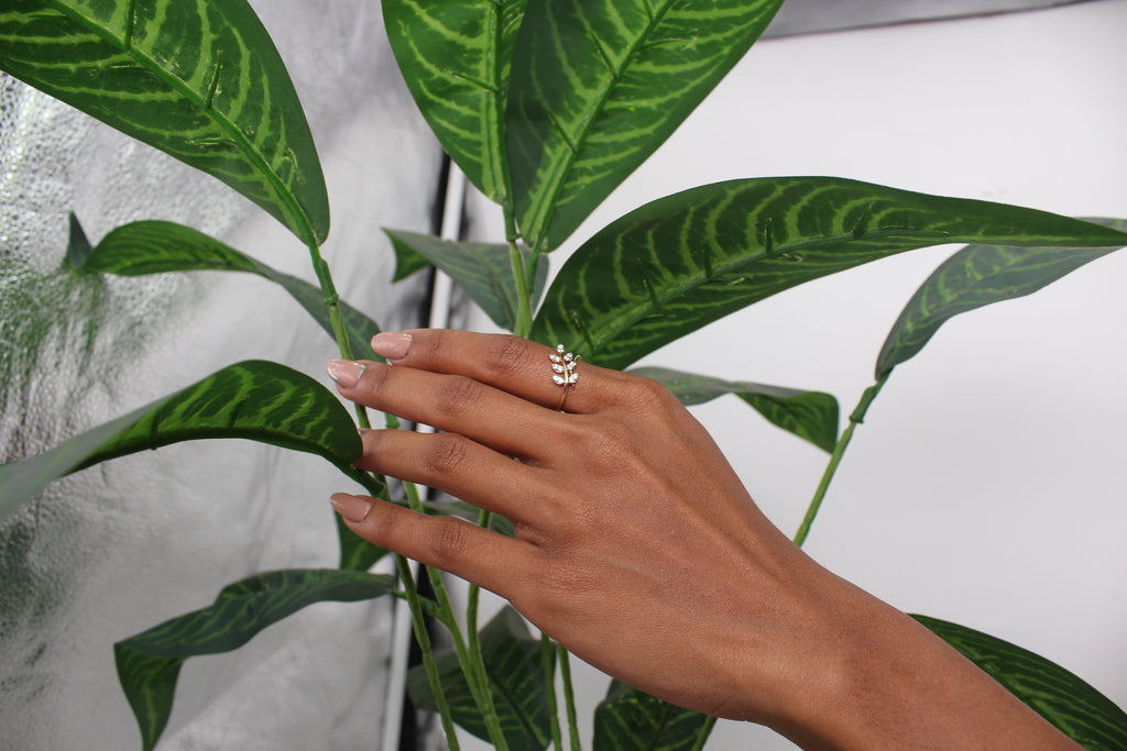 Diamond Leaf Motif Open Band Ring
