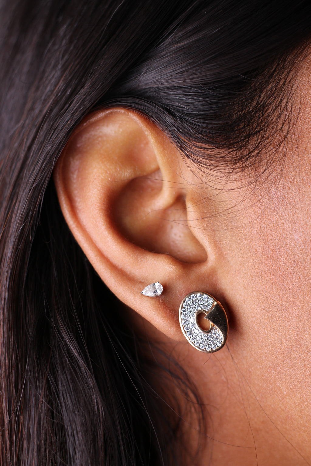 Oval Spiral Shape Gold Stud Earrings