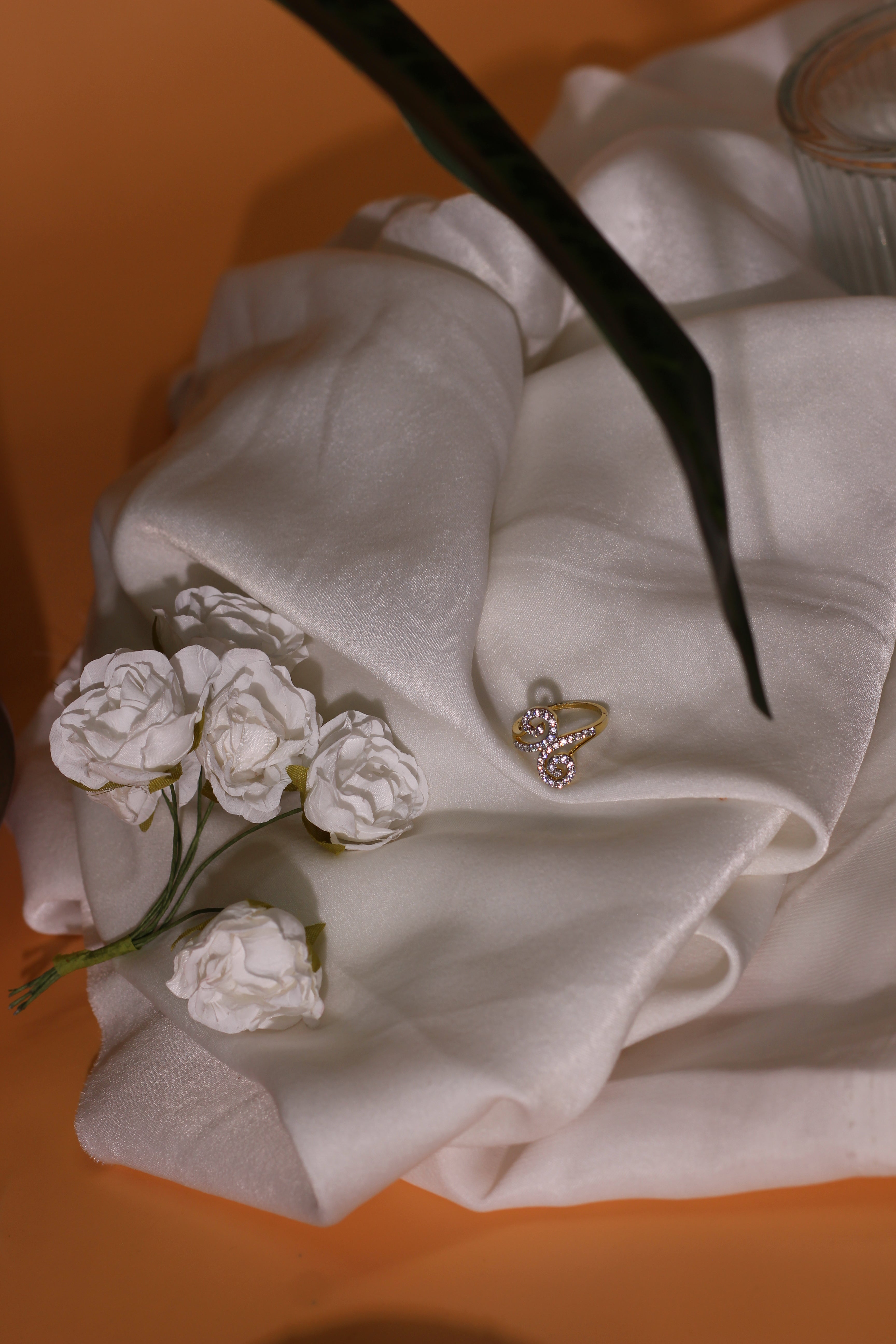 Diamond Swirl Motif Open Band Ring