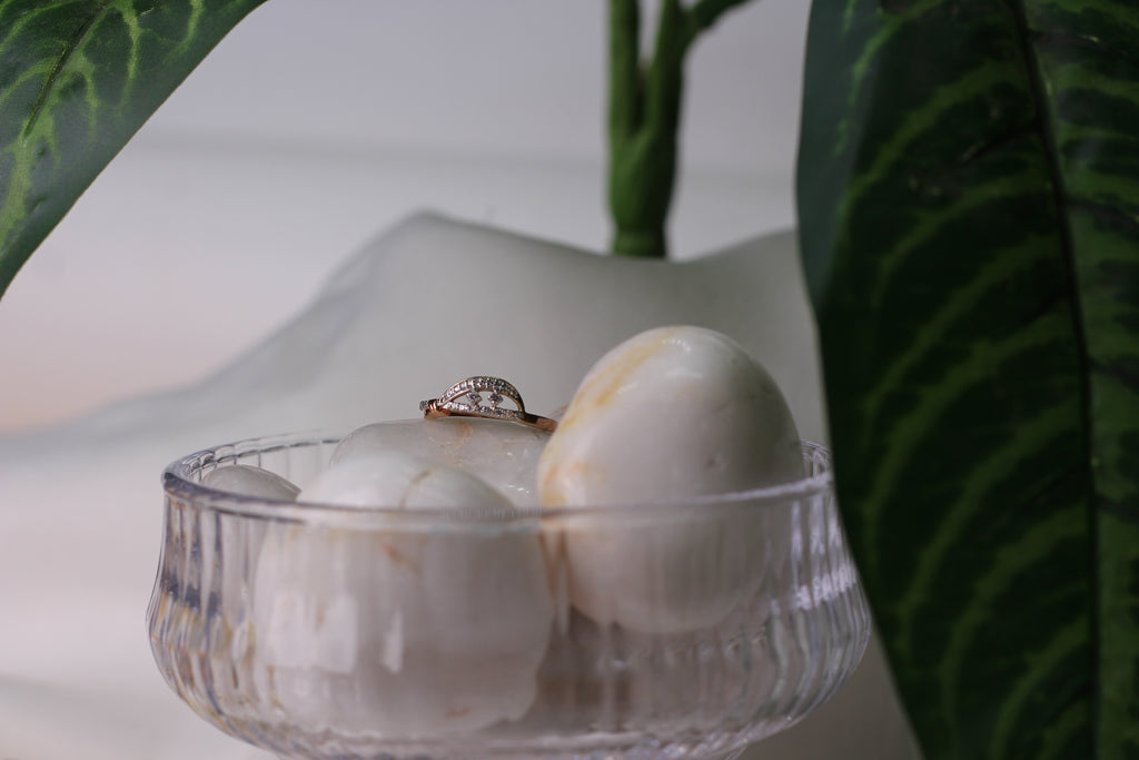 Diamond Curve Knot Band Ring