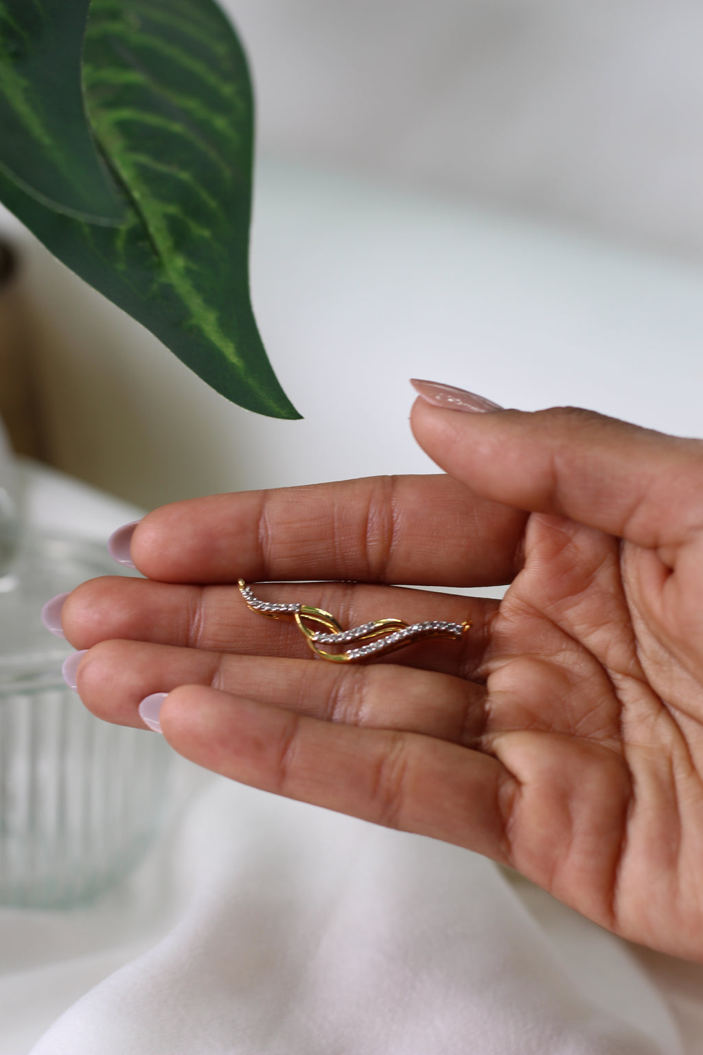 Gold Wave Line Diamond Pendant Design