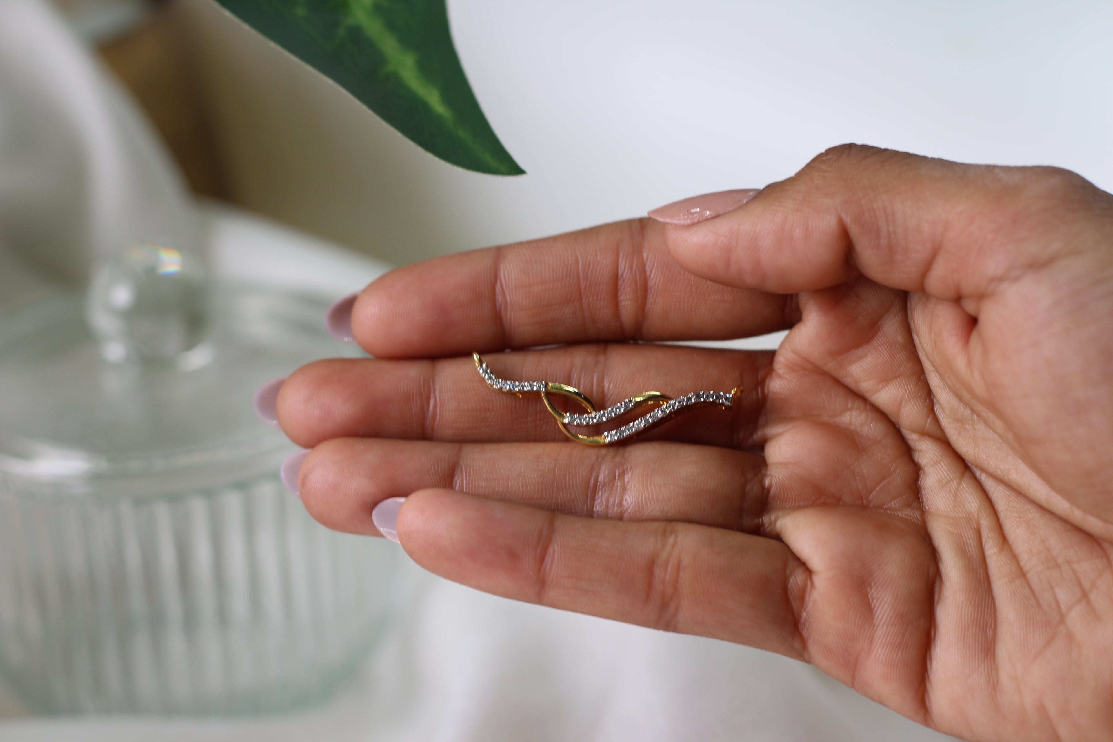 Gold Wave Line Diamond Pendant Design