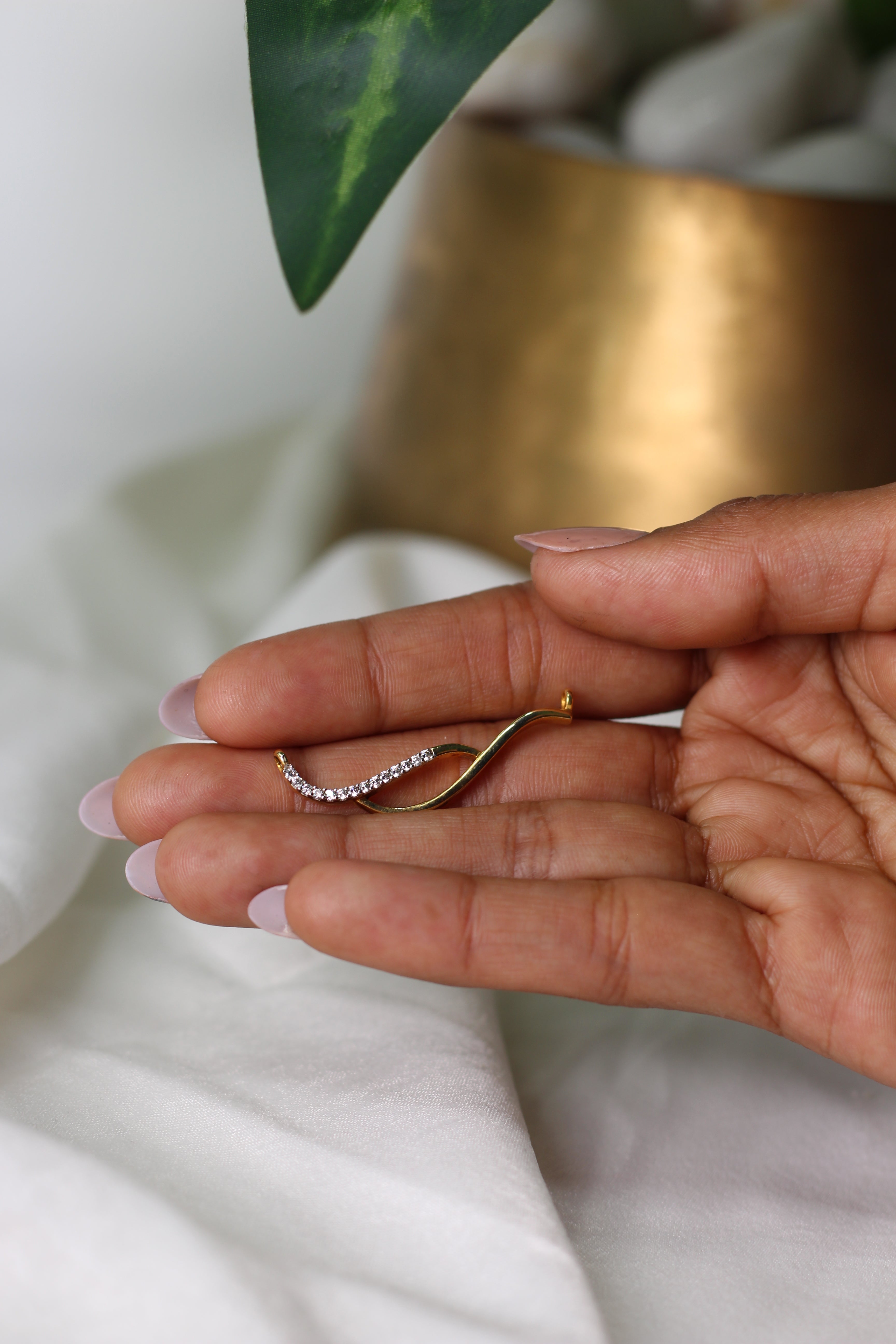 Curved Wave Shape Gold Pendant