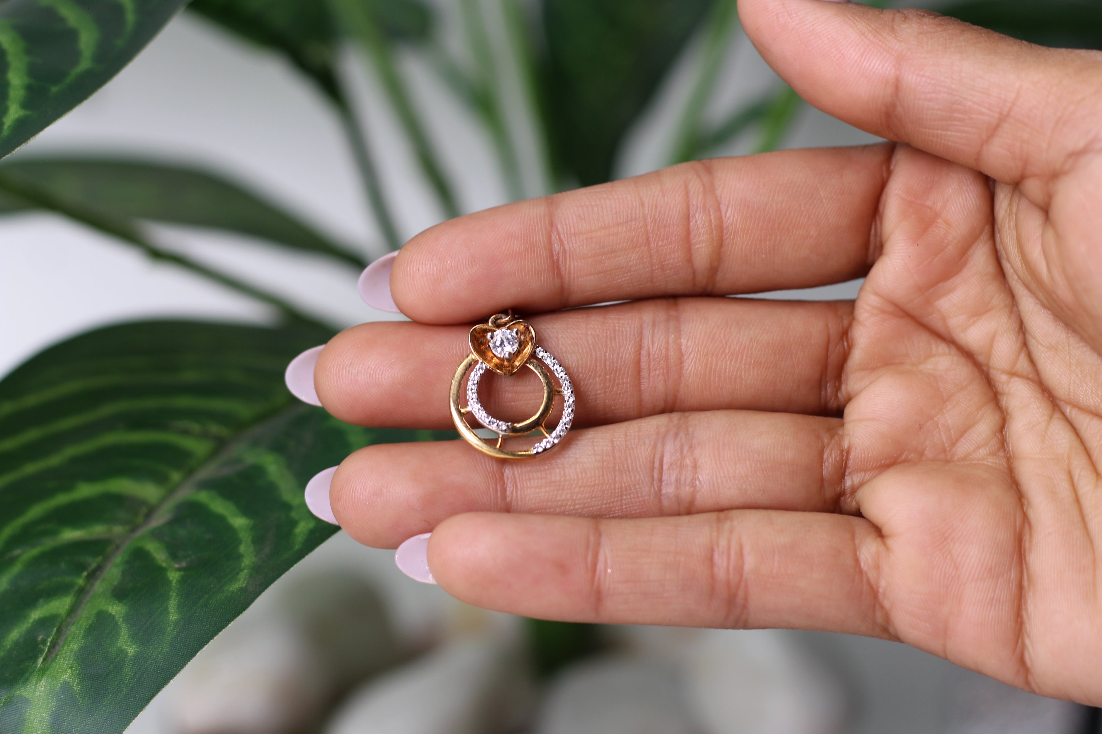 Heart And Circle Shape Gold Pendant With Round Stone