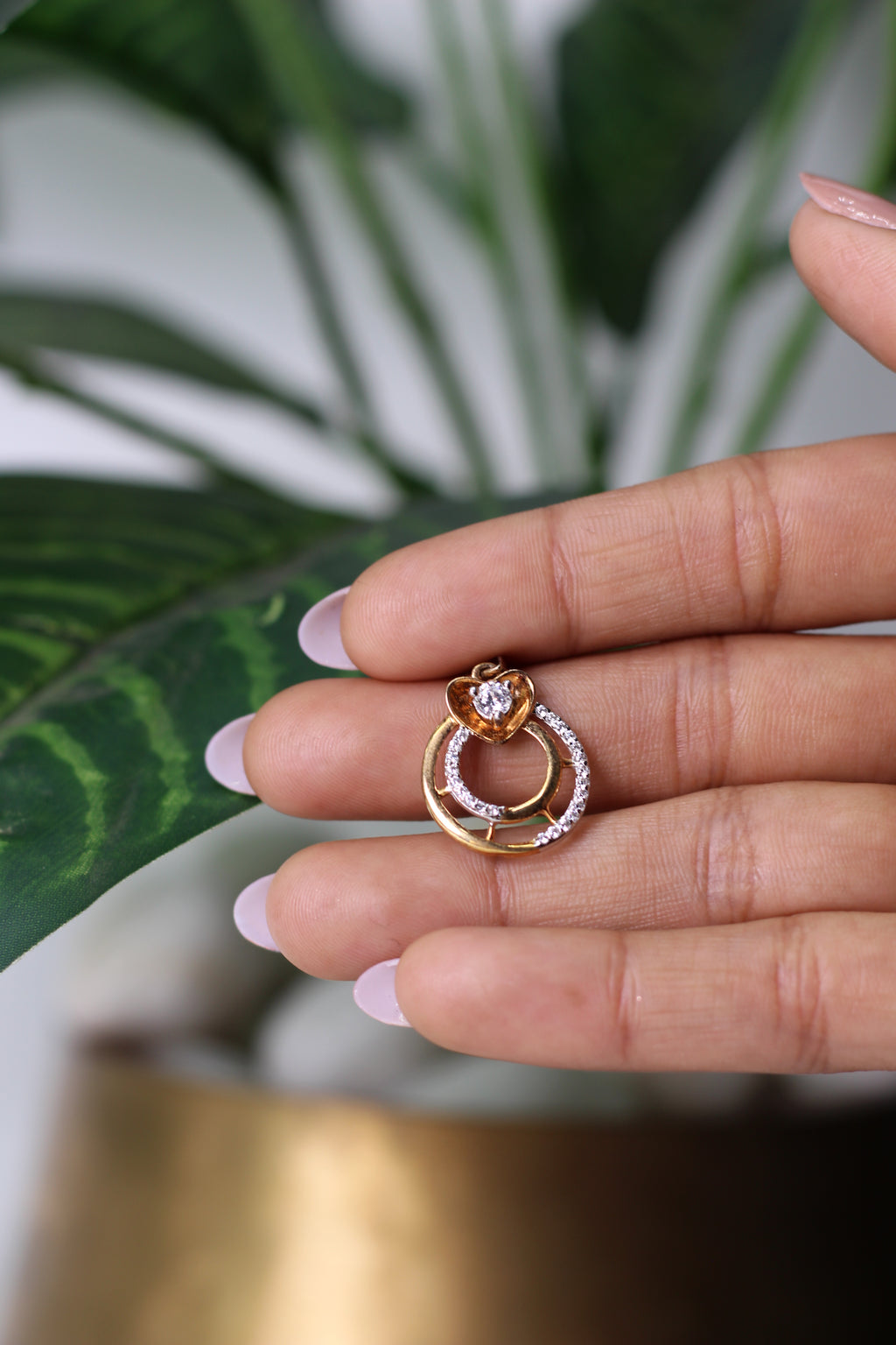 Heart And Circle Shape Gold Pendant With Round Stone