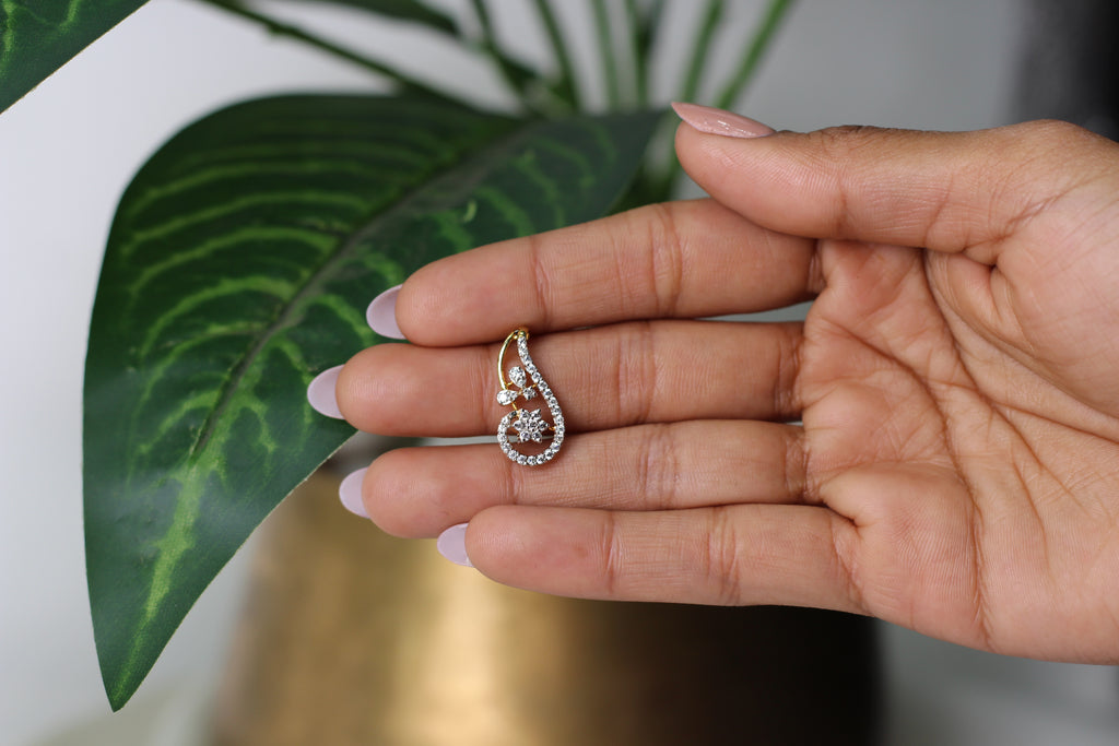 Gold Pendant with Curved Drop Style