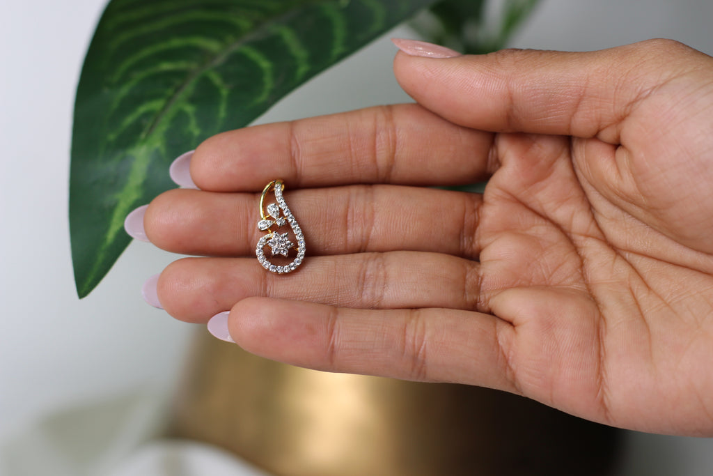 Gold Pendant with Curved Drop Style