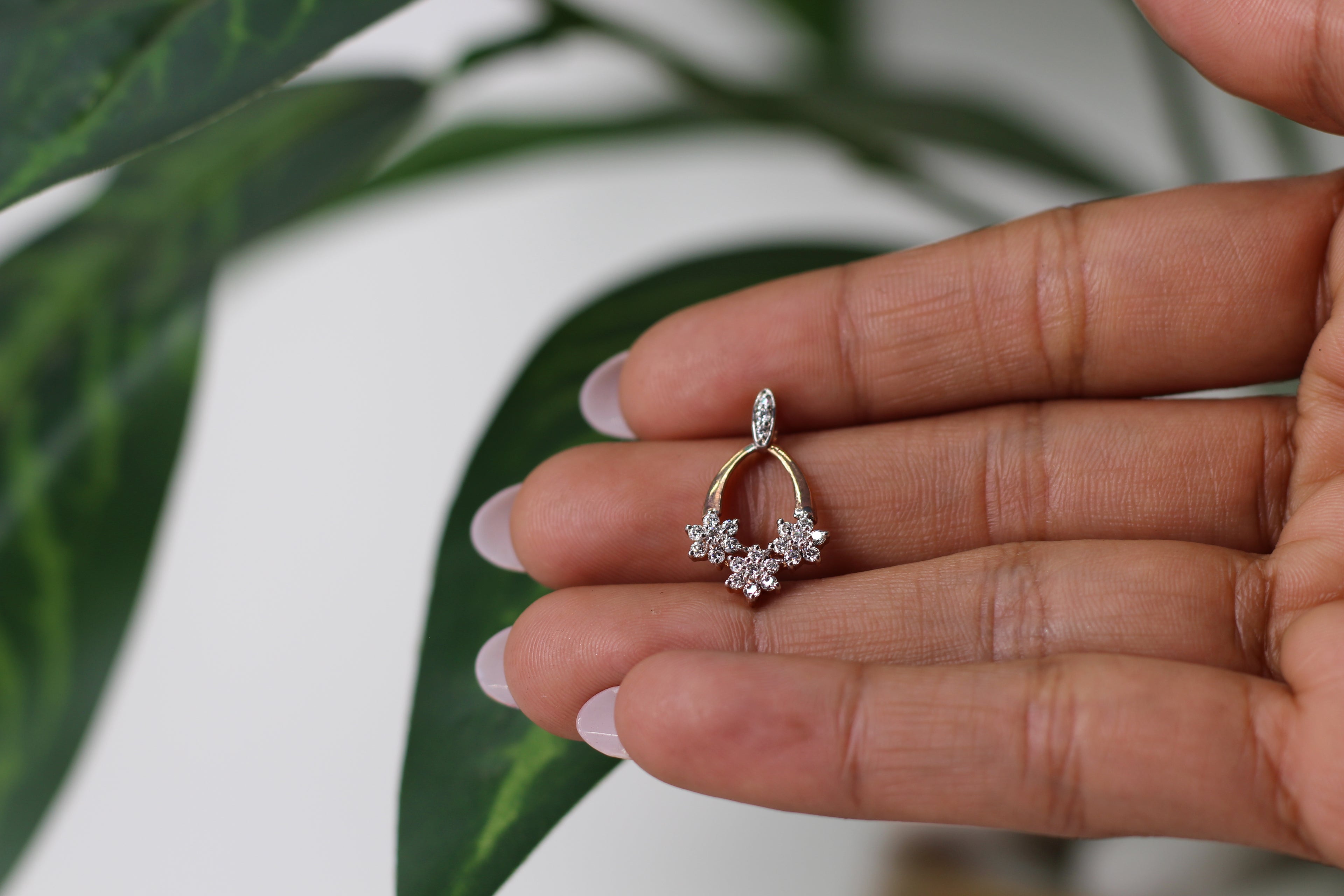 Floral Design Metal Pendant with Stone Cluster Pattern for Women