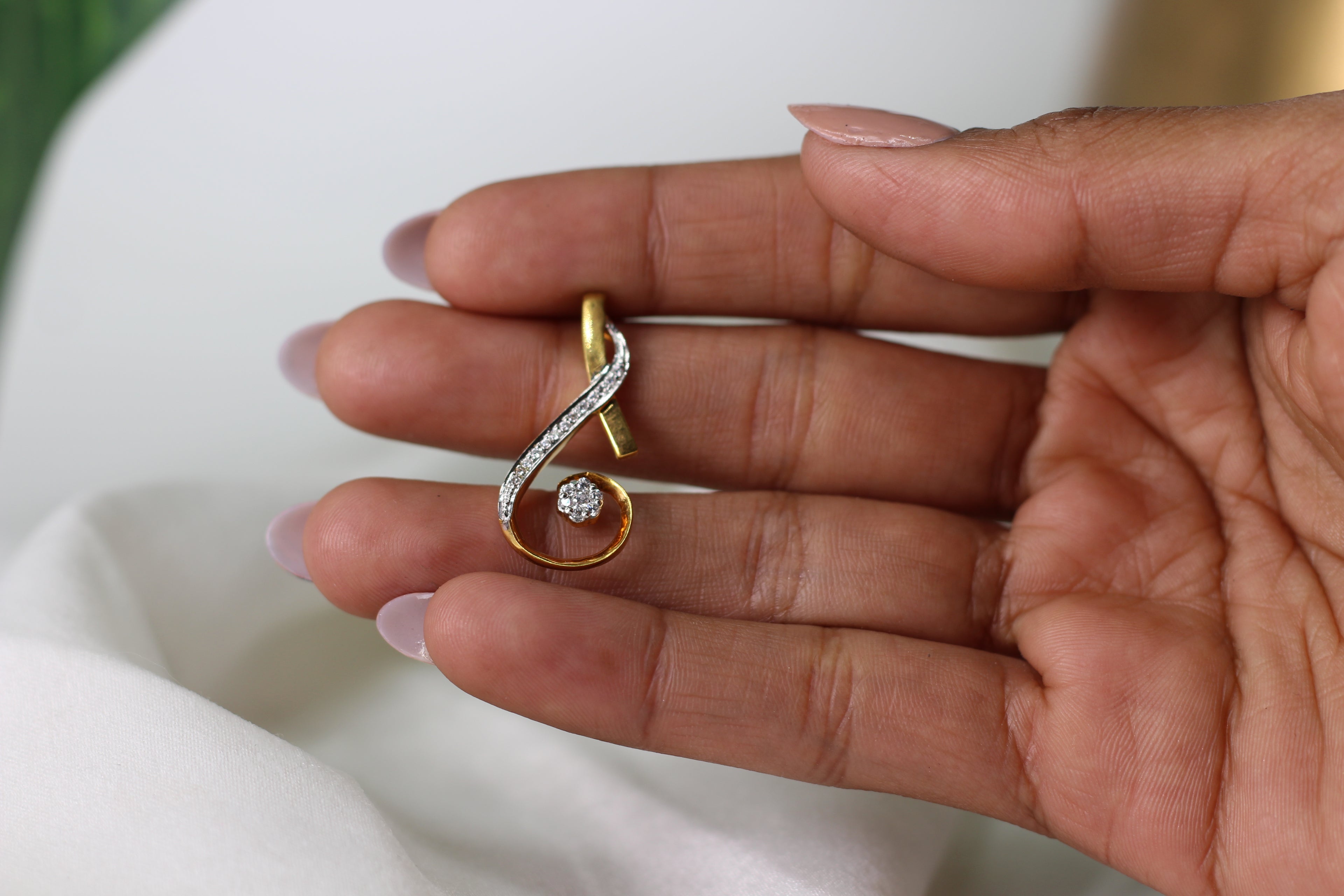 Modern Gold Pendant With Soft Curve Shape