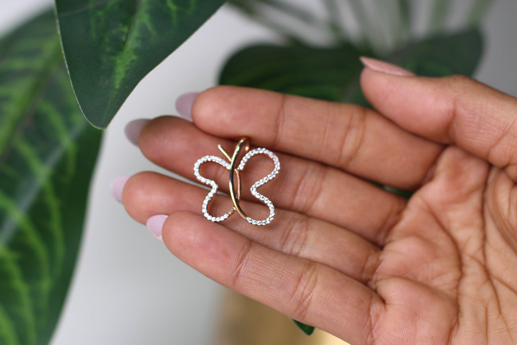 Butterfly Form Gold Pendant With Sparkling Outline