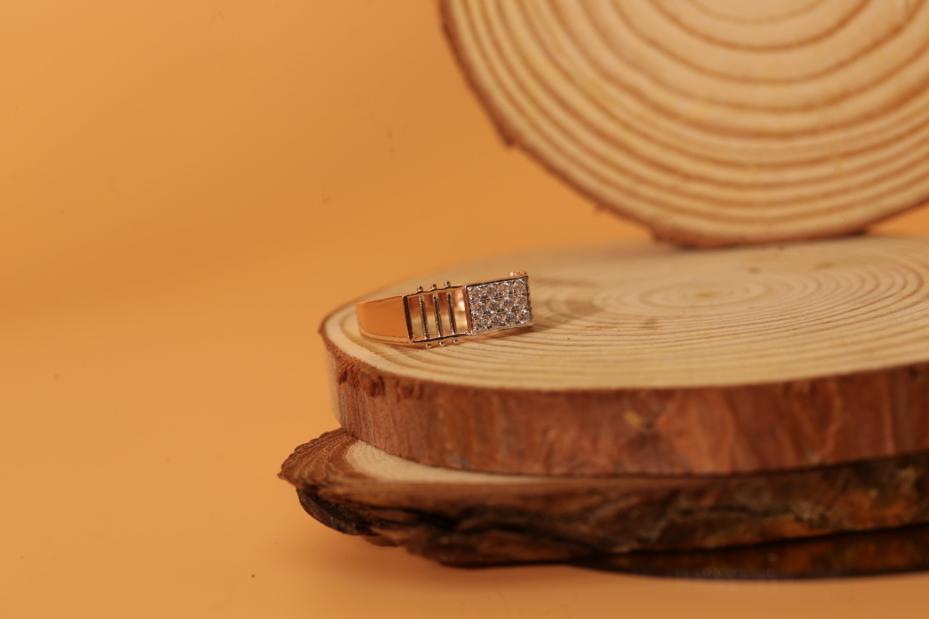 Diamond Grid Cluster Band Ring