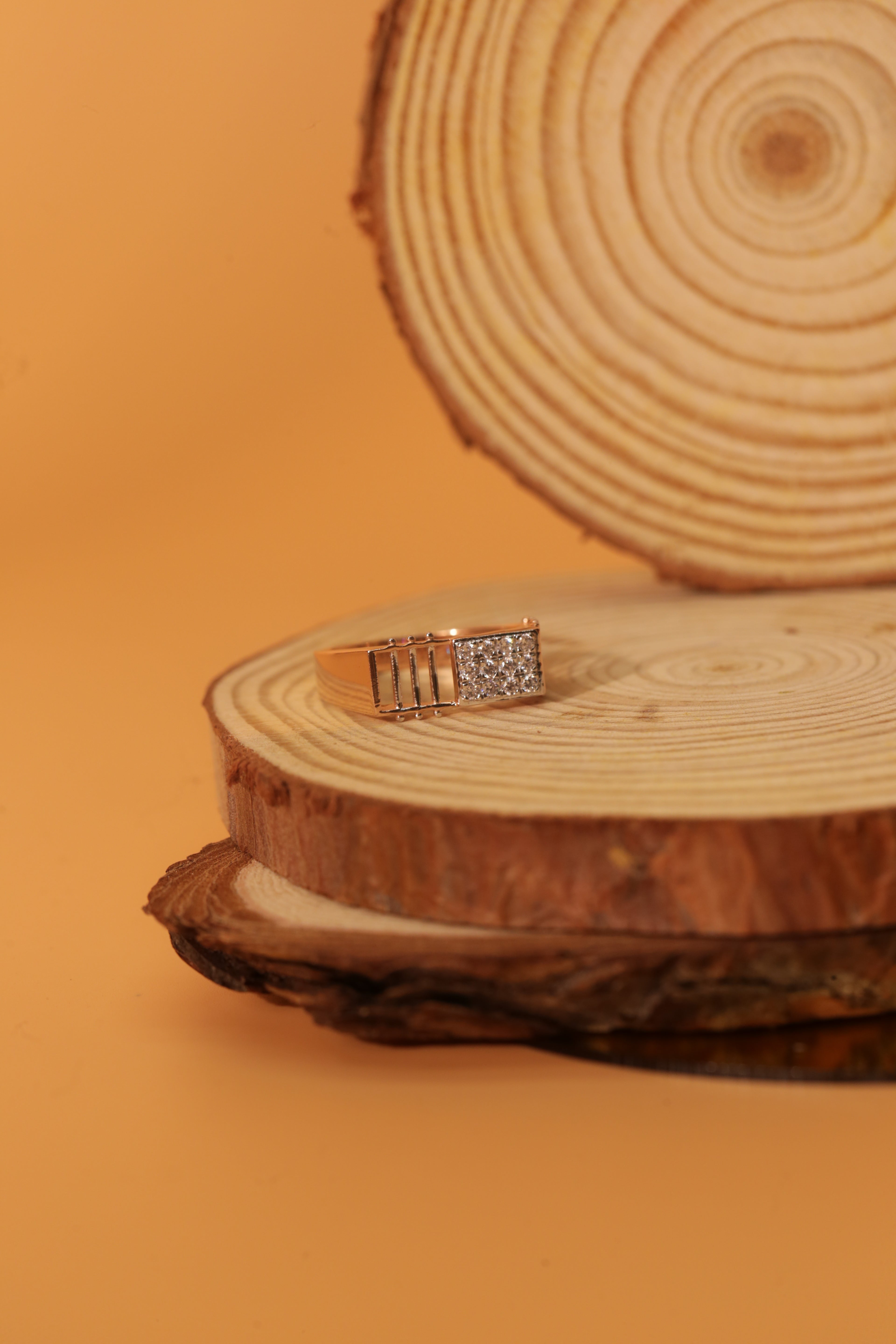 Diamond Grid Cluster Band Ring