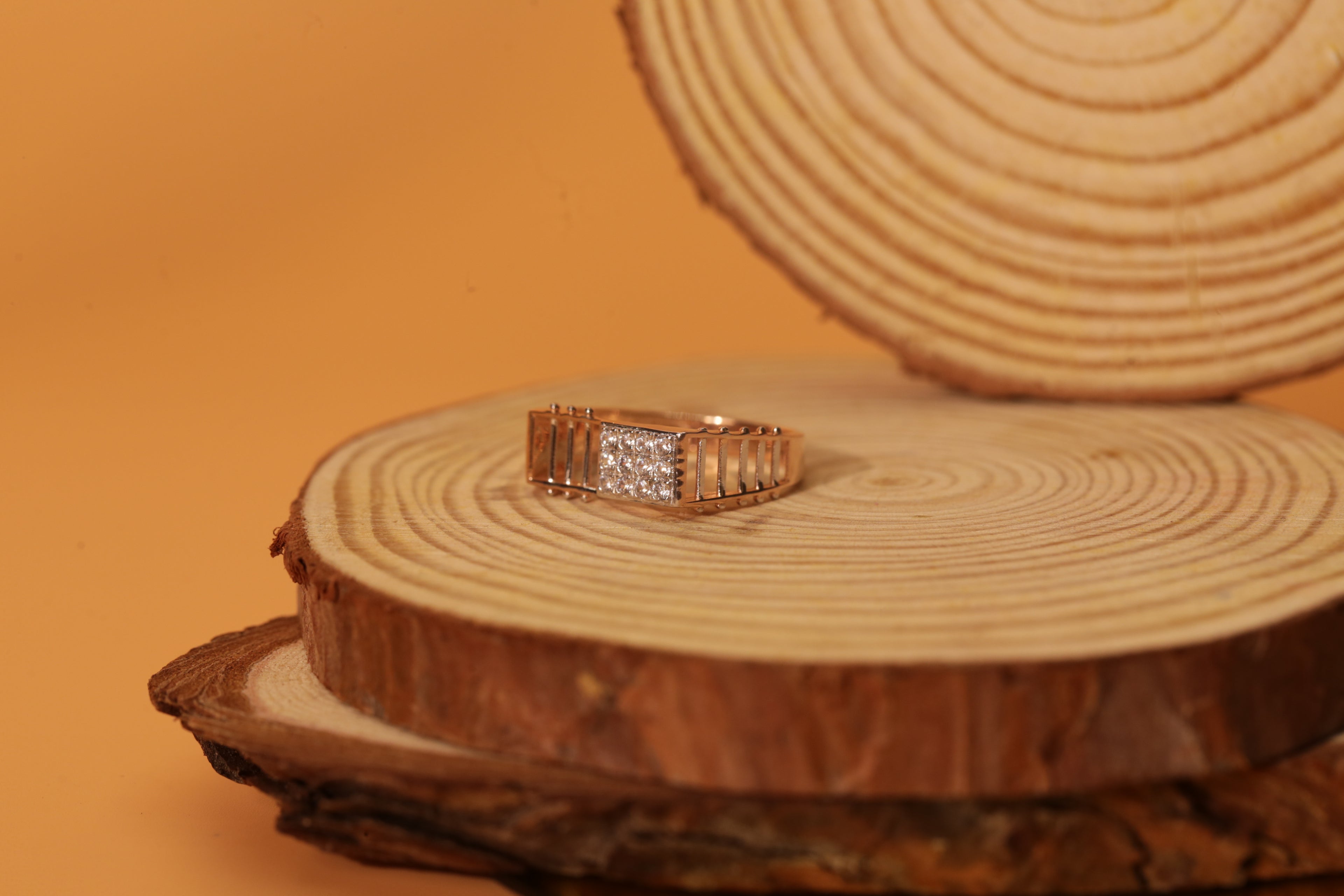 Diamond Grid Cluster Band Ring