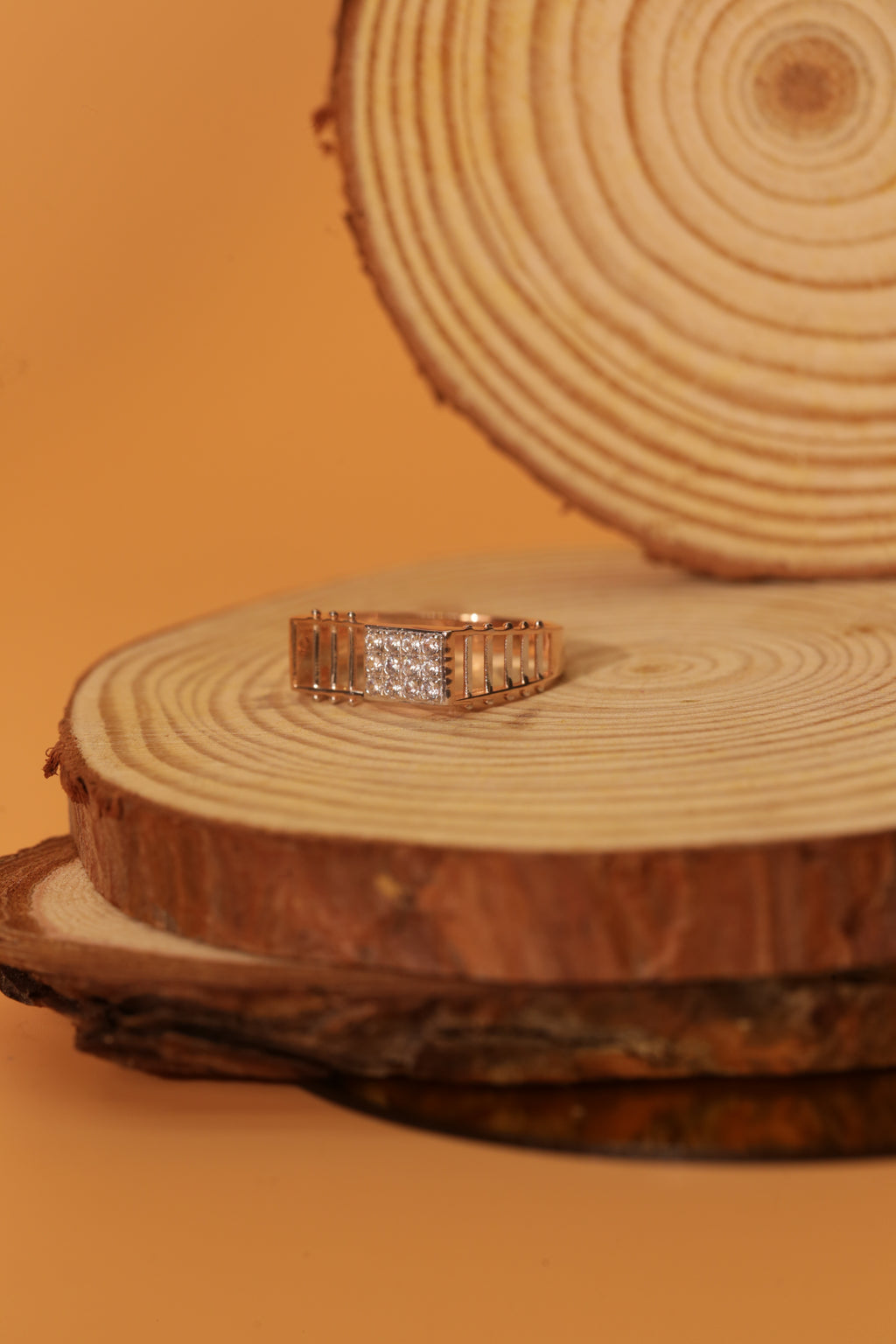 Diamond Grid Cluster Band Ring